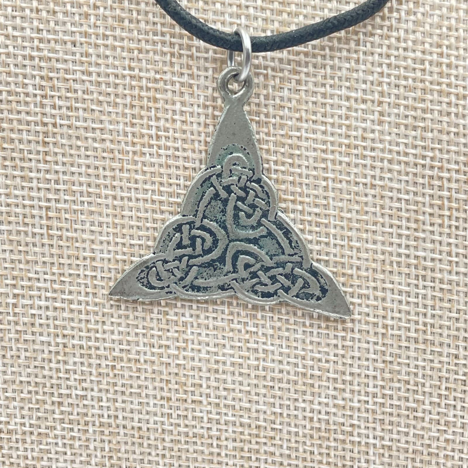 Vintage Celtic Trinity Knot Pendant Necklace Triquetra Wiccan Pagan Black Cord - Thumbnail 3