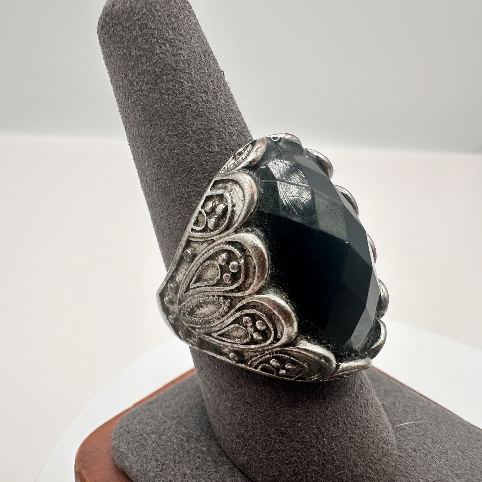 Vintage 80s Silver Tone Black Onyx Statement Ring Oval Faceted Gemstone Jewelry - Thumbnail 3