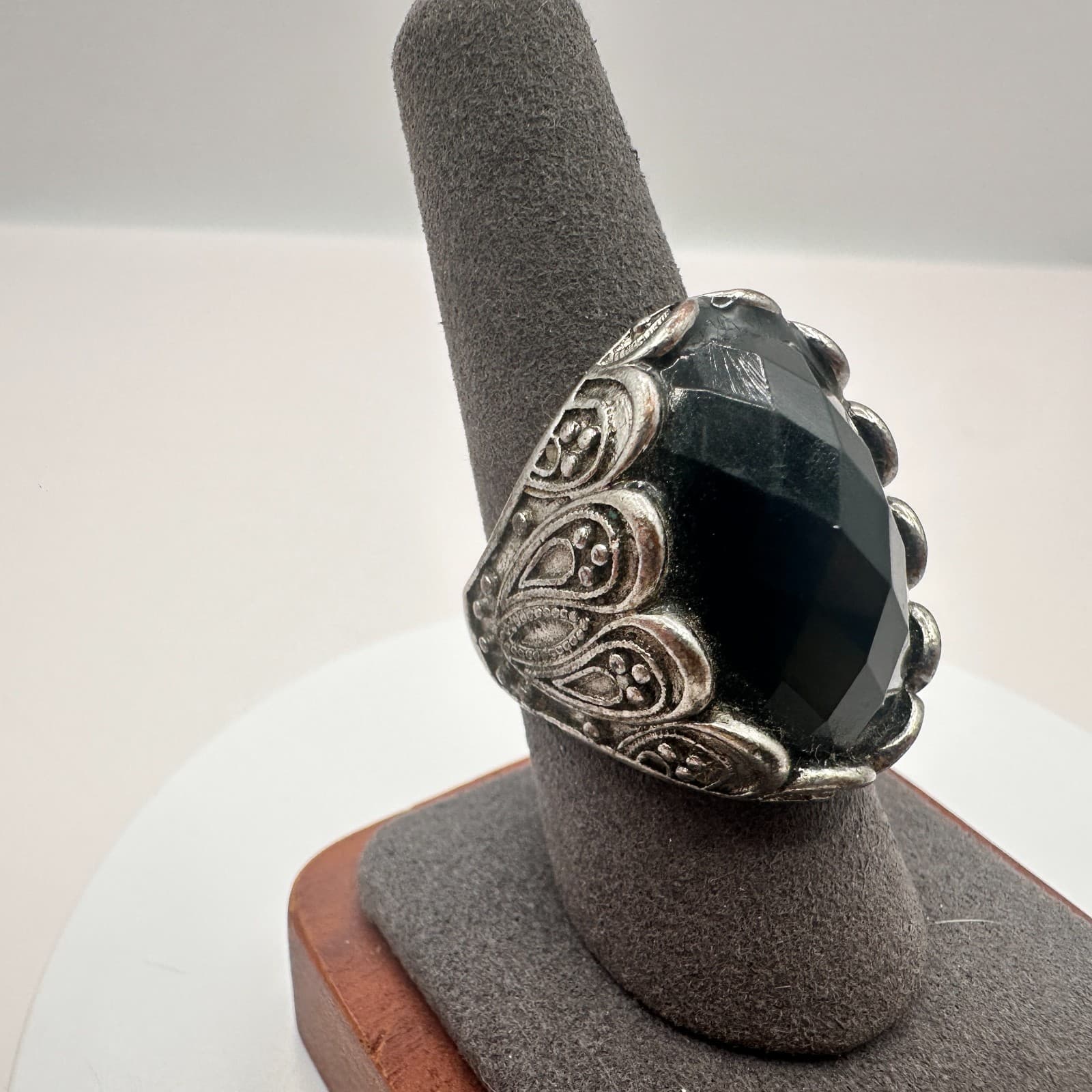 Vintage 80s Silver Tone Black Onyx Statement Ring Oval Faceted Gemstone Jewelry - Thumbnail 2