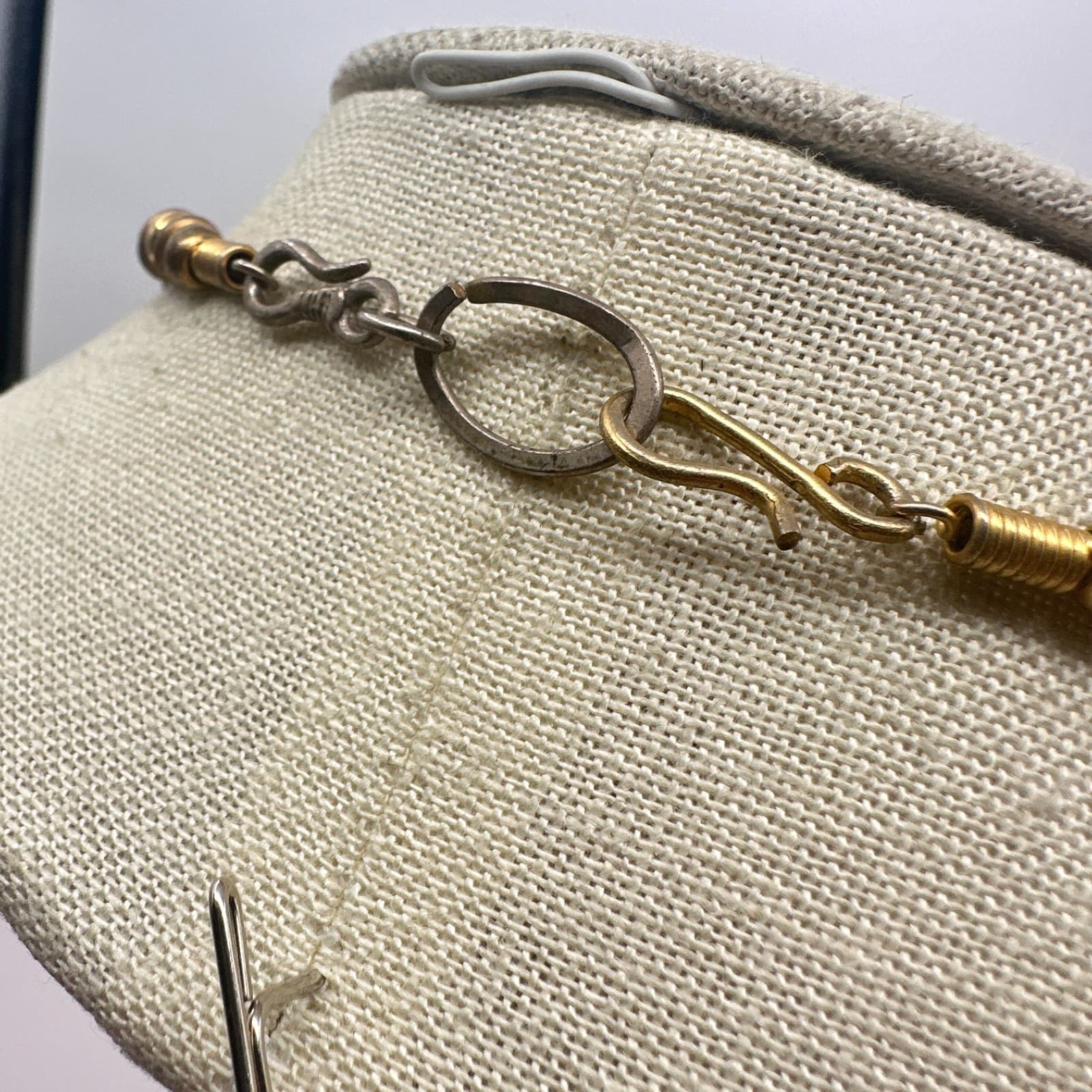 VTG 80s Gold Tone Collar Necklace White Glass Bead Ribbed Torque Choker Jewelry - Thumbnail 6