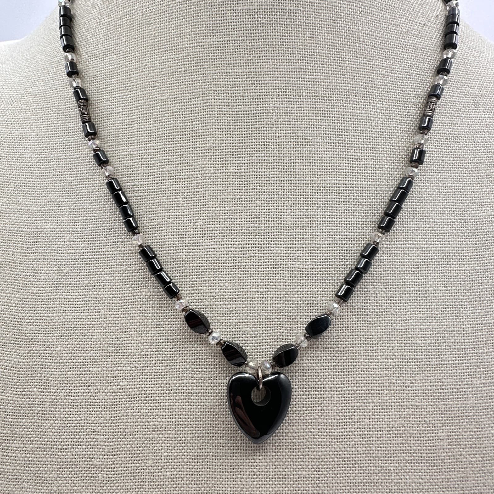 VTG Y2K Silver Tone Black Hematite Beaded Heart Pendant Necklace Women's Jewelry - Thumbnail 2
