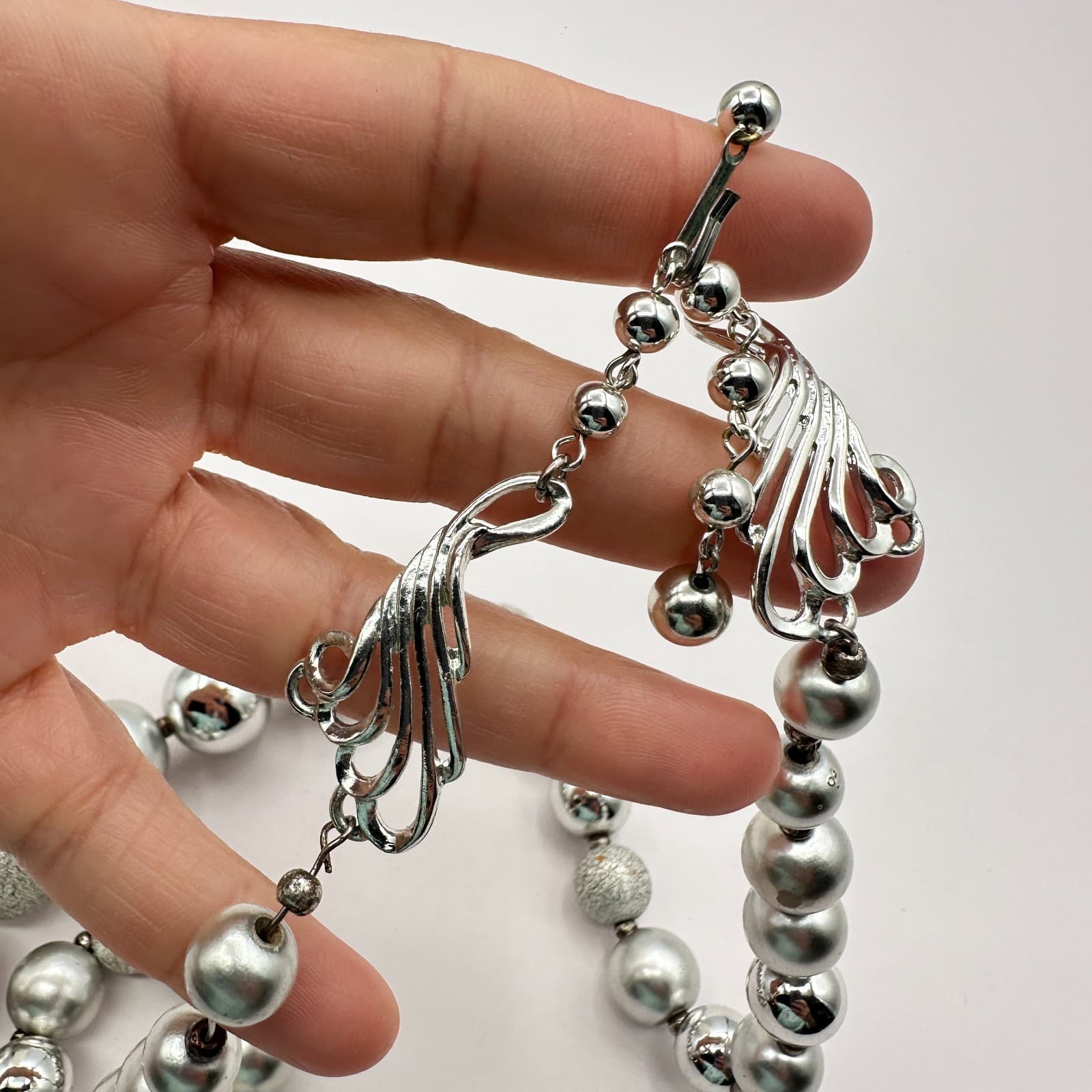 Vintage 80s Silver Tone Textured Bead Statement Necklace Retro Fashion Jewelry - Thumbnail 9