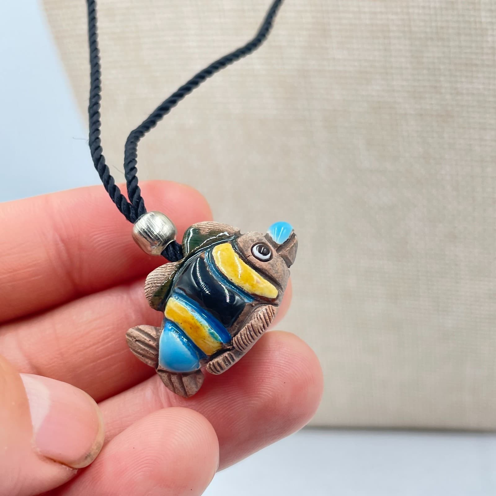 Vintage Hand Painted Ceramic Tropical Fish Pendant Necklace Peru Artisan Jewelry - Thumbnail 5