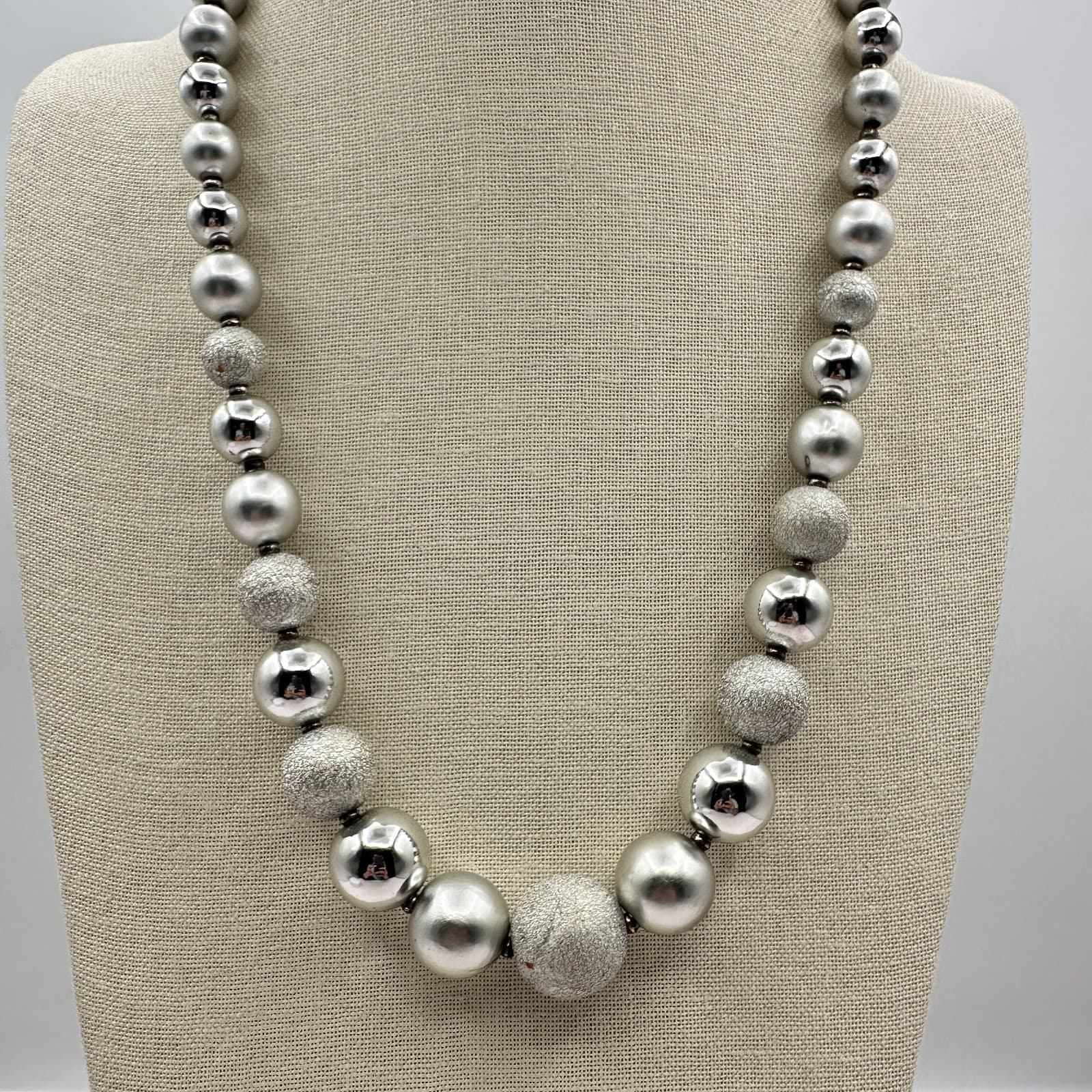 Vintage 80s Silver Tone Textured Bead Statement Necklace Retro Fashion Jewelry - Image 1