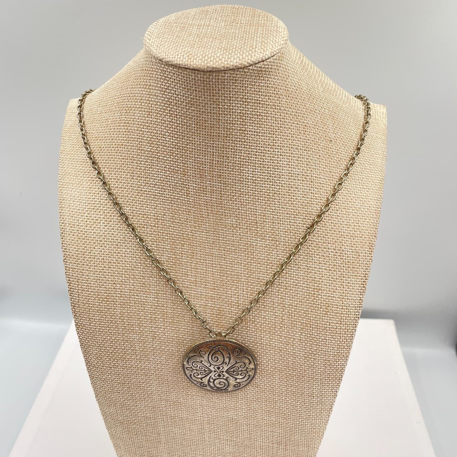 Vintage Silver Tone Medallion Necklace Round Boho Scroll Filigree Pendant Large - Image 1