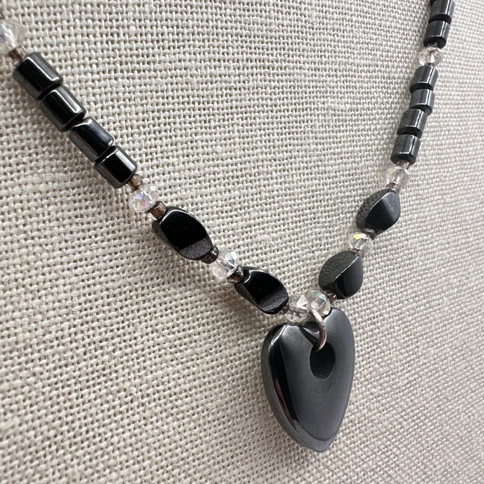 VTG Y2K Silver Tone Black Hematite Beaded Heart Pendant Necklace Women's Jewelry - Thumbnail 4