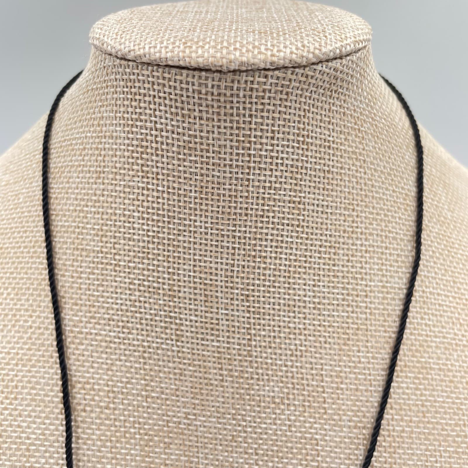 Vintage Hand Painted Ceramic Tropical Fish Pendant Necklace Peru Artisan Jewelry - Thumbnail 2