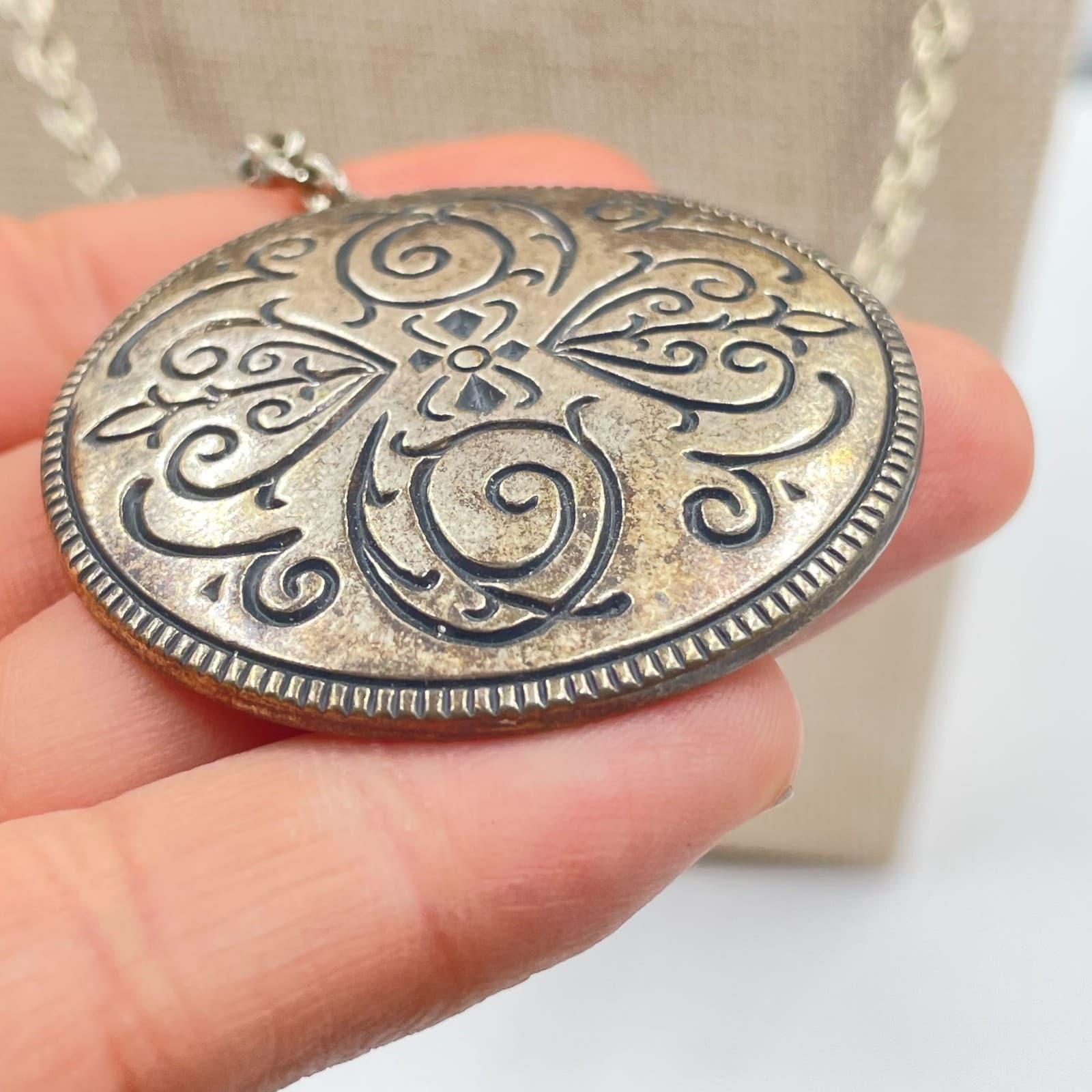 Vintage Silver Tone Medallion Necklace Round Boho Scroll Filigree Pendant Large - Thumbnail 6