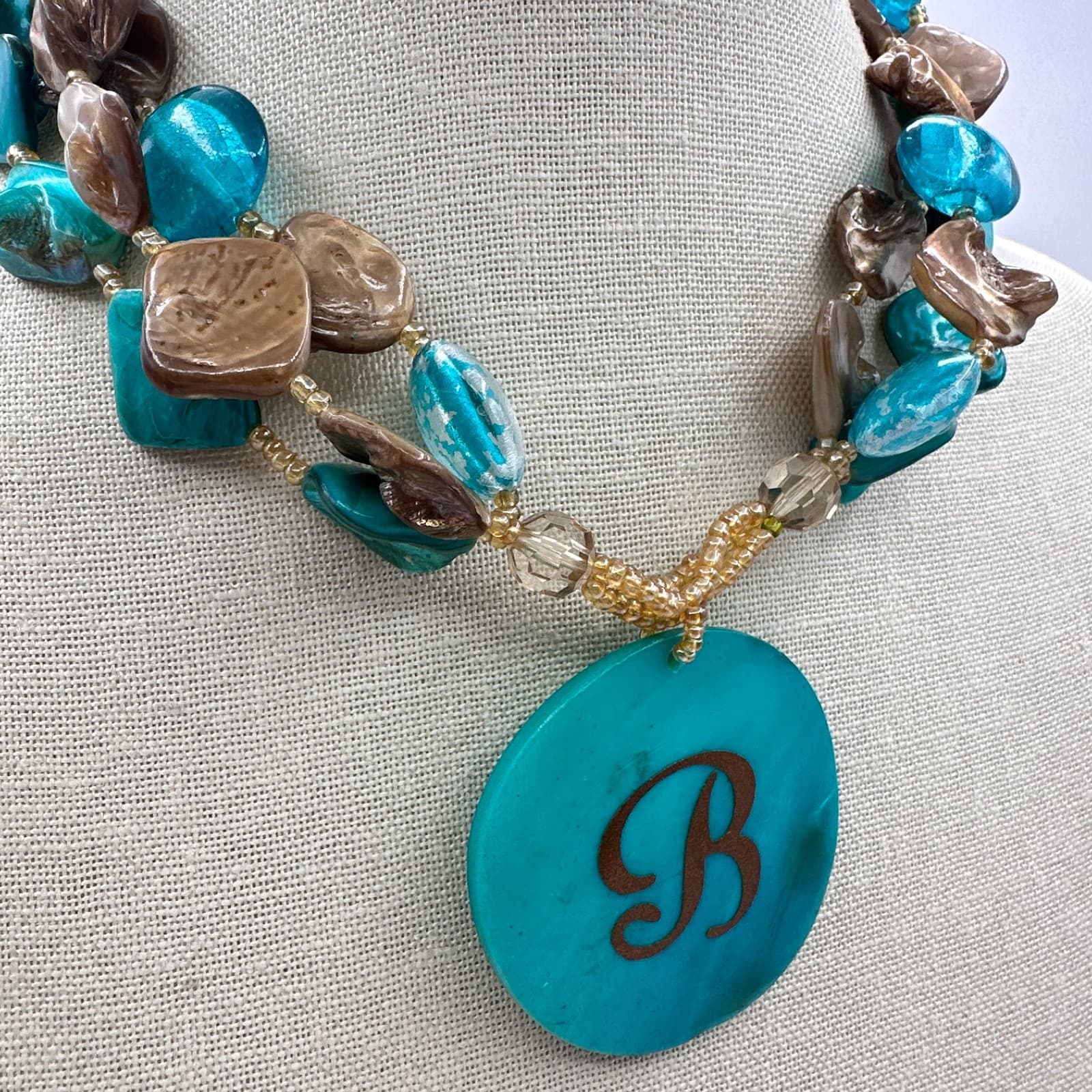 Vintage 90s Initial B Shell Pendant Statement Necklace Brown Glass Bead Jewelry - Thumbnail 3