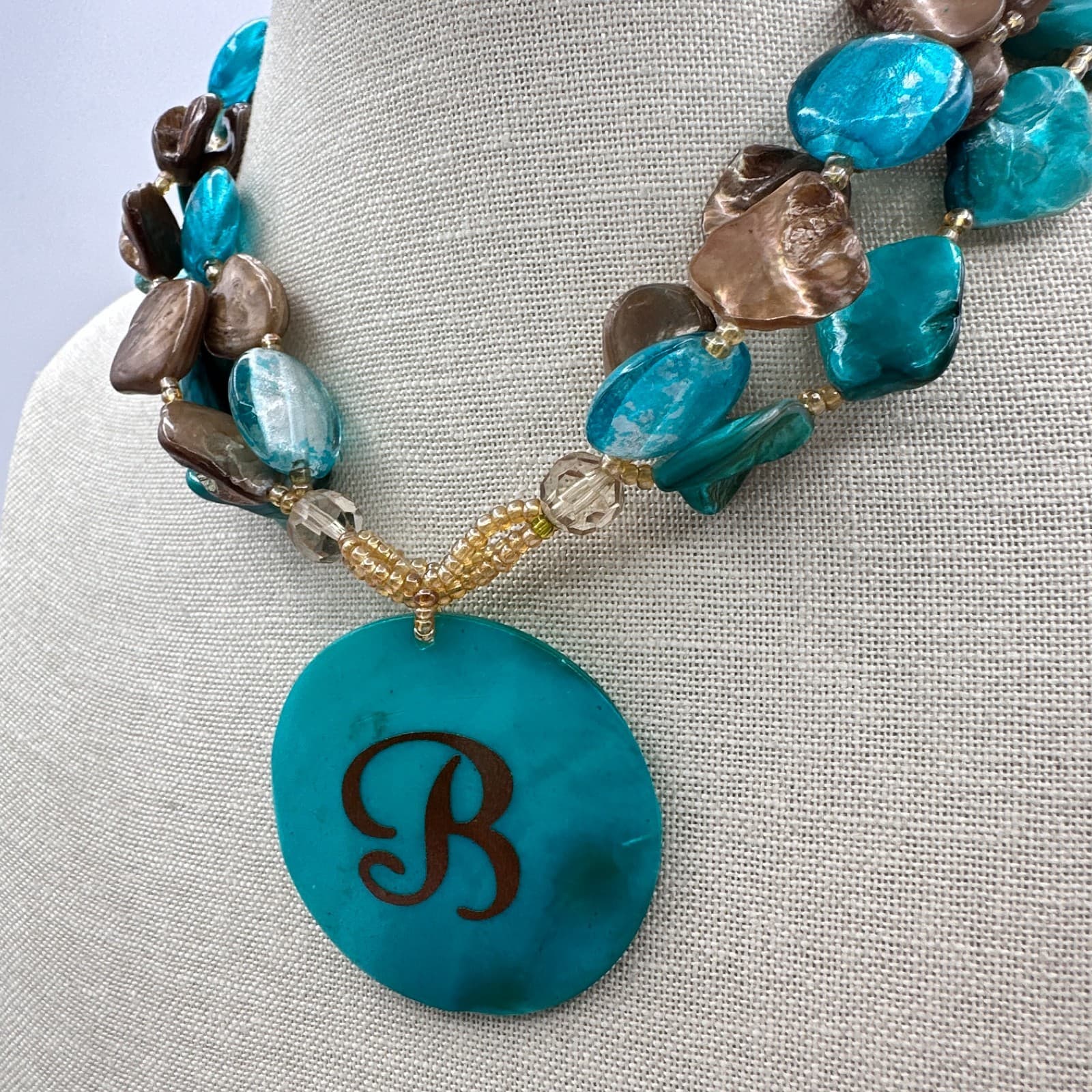 Vintage 90s Initial B Shell Pendant Statement Necklace Brown Glass Bead Jewelry - Thumbnail 4