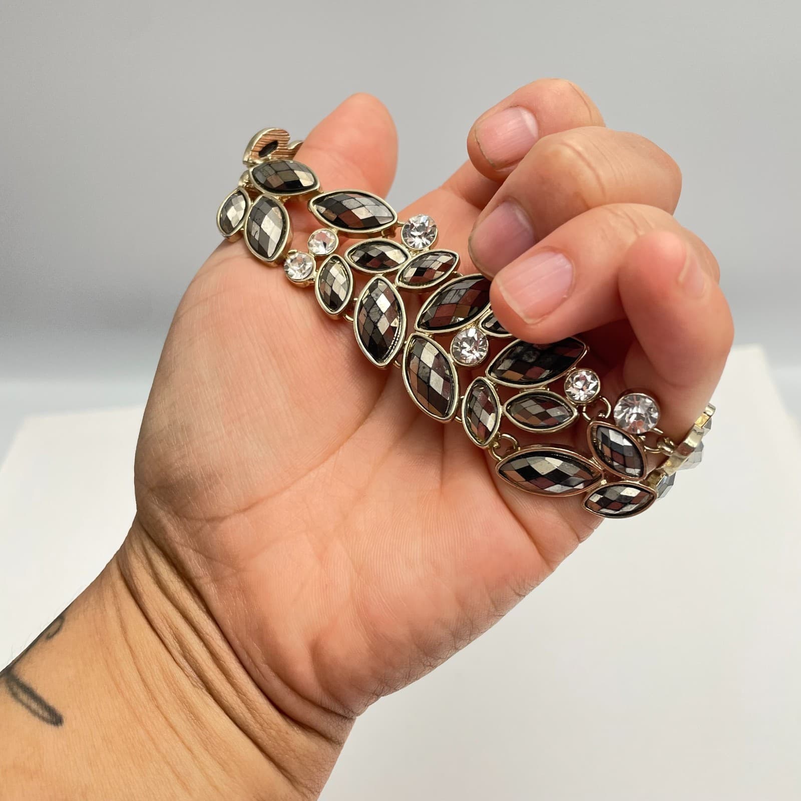 Vintage 80s Gold Tone Sky Gray Marquise Rhinestone Link Bracelet Cluster Jewelry - Thumbnail 7