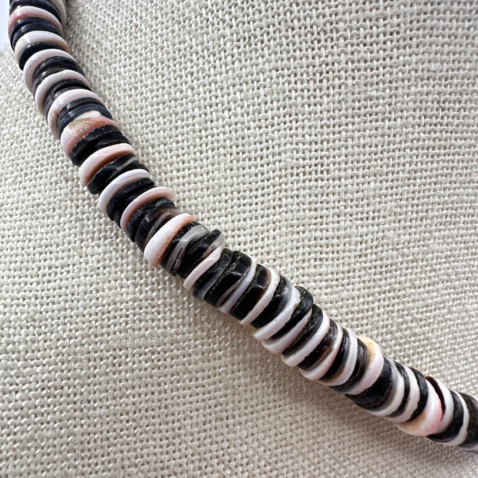 Vintage 70s Heishe Shell Necklace Choker Boho Tribal Fashion Women's Jewelry - Thumbnail 3