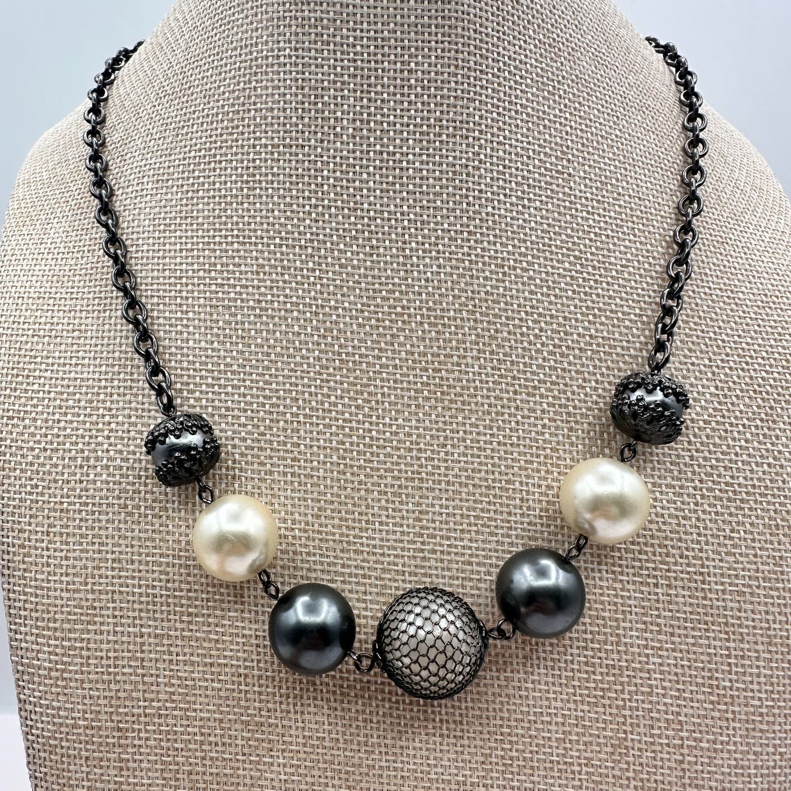 Vintage Y2K White Black Faux Pearl Beaded Statement Necklace Classic Jewelry - Image 1