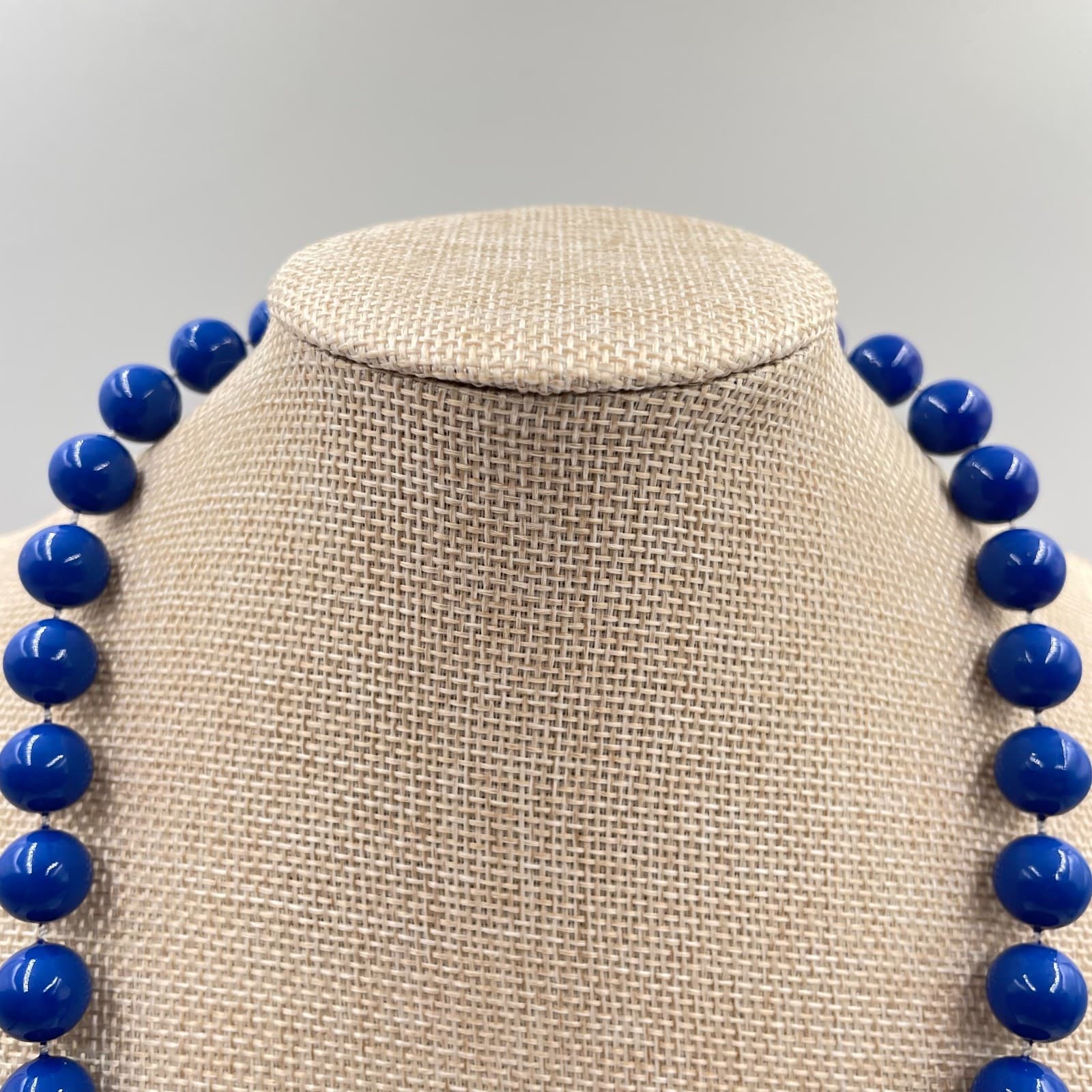Vintage Royal Blue Chunky Bead Necklace High Shine Mod Statement Jewelry Gold - Thumbnail 3