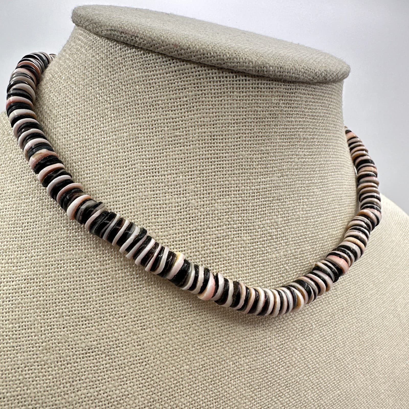 Vintage 70s Heishe Shell Necklace Choker Boho Tribal Fashion Women's Jewelry - Thumbnail 2