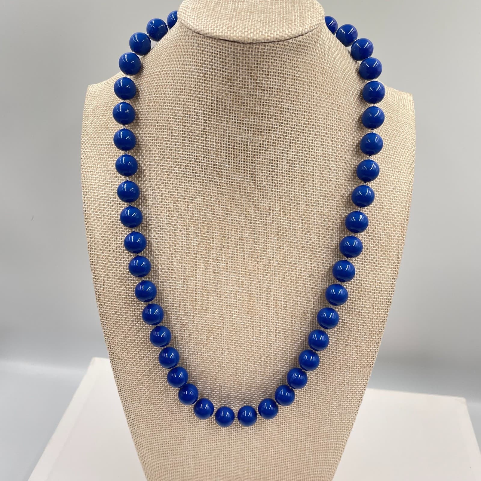 Vintage Royal Blue Chunky Bead Necklace High Shine Mod Statement Jewelry Gold - Image 1