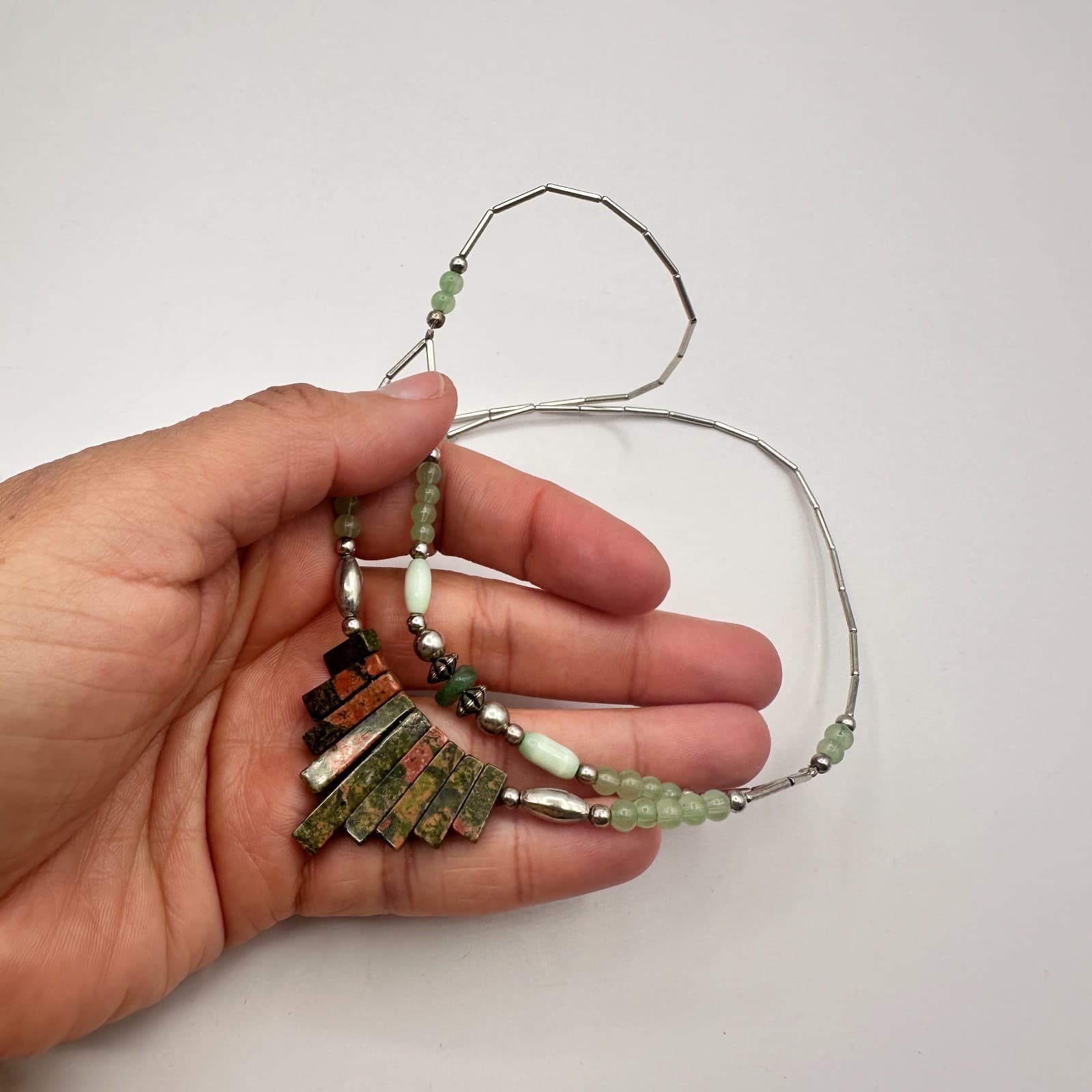 Vintage 80s Silver Tone Southwestern Unakite Green Aventurine Beaded Necklace - Thumbnail 5