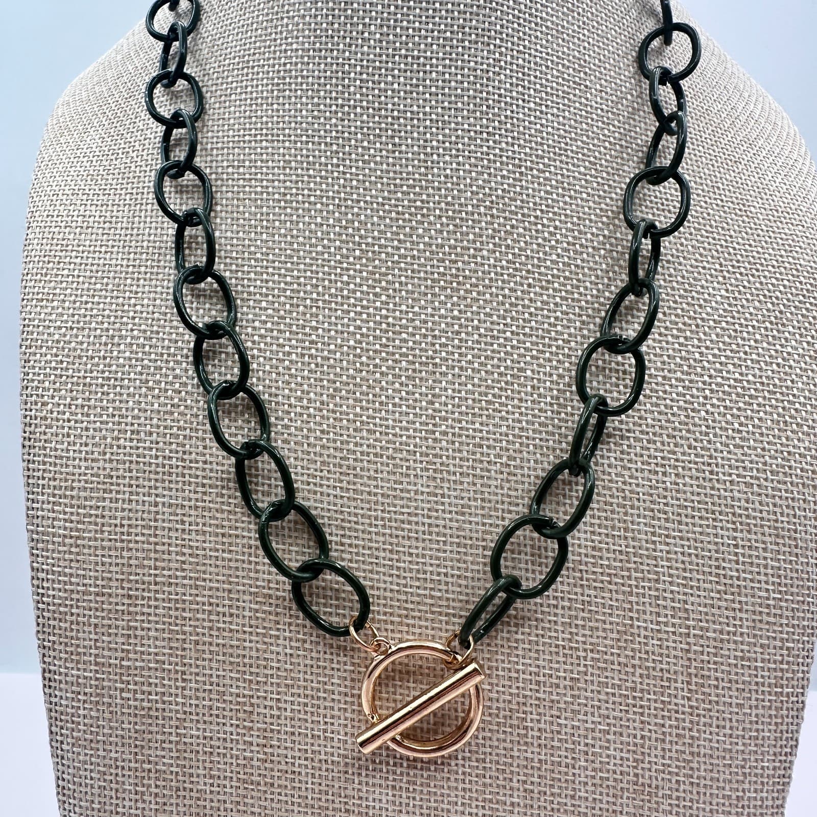 Vintage Y2K Green Oval Link Chain Toggle Clasp Necklace Gold Tone Jewelry - Thumbnail 7