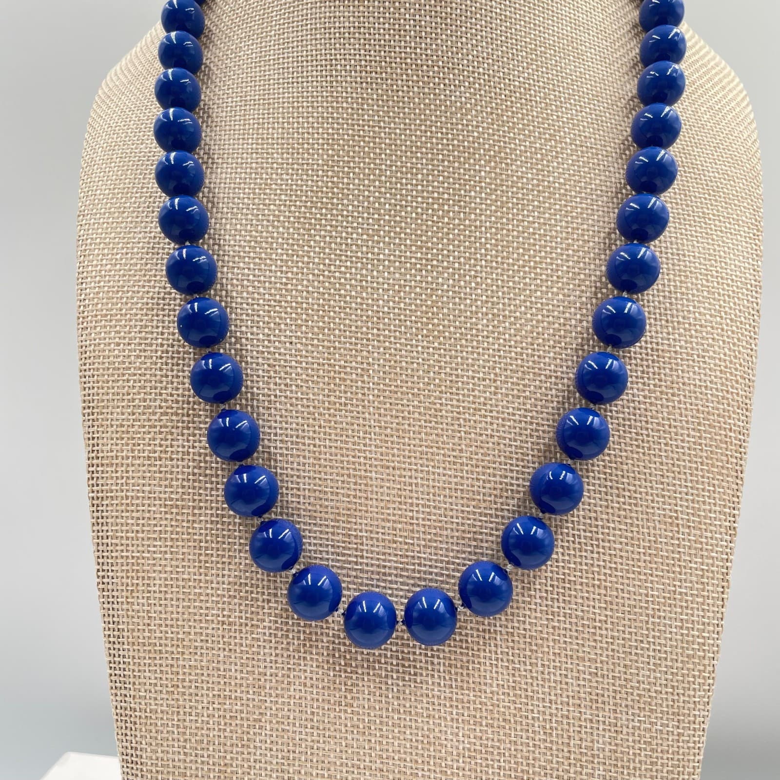 Vintage Royal Blue Chunky Bead Necklace High Shine Mod Statement Jewelry Gold - Thumbnail 2