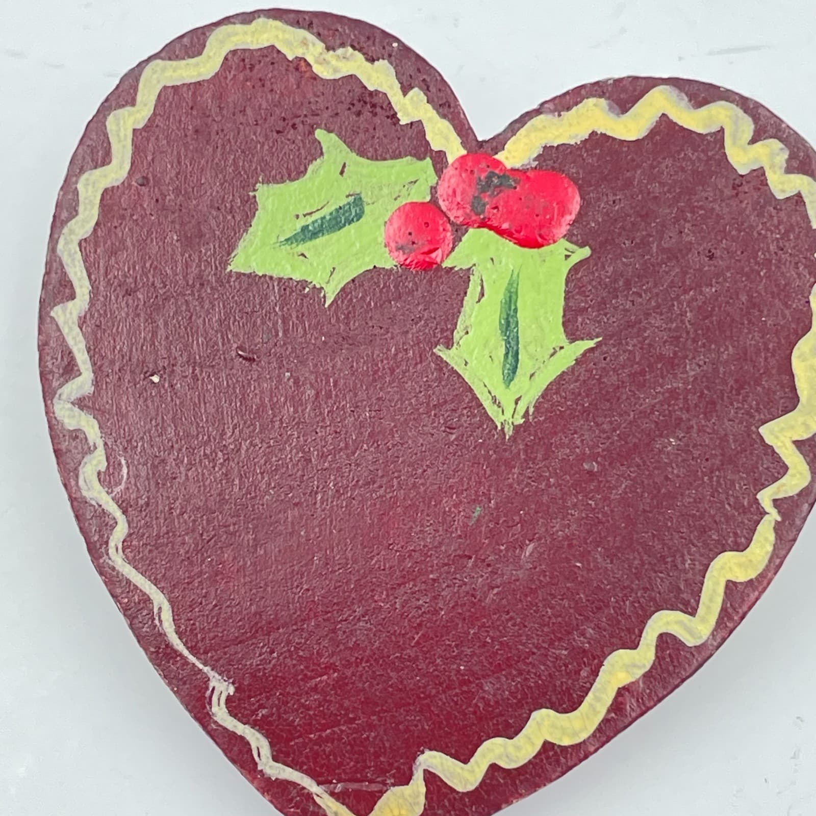 Vintage 80s Hand Painted Wooden Heart Christmas Ornament Holly Berries Jewelry - Thumbnail 5