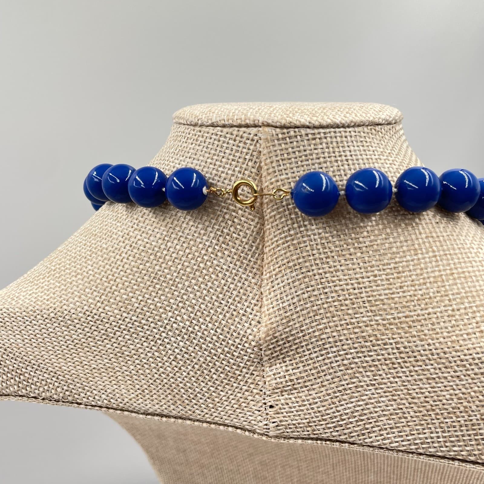 Vintage Royal Blue Chunky Bead Necklace High Shine Mod Statement Jewelry Gold - Thumbnail 6