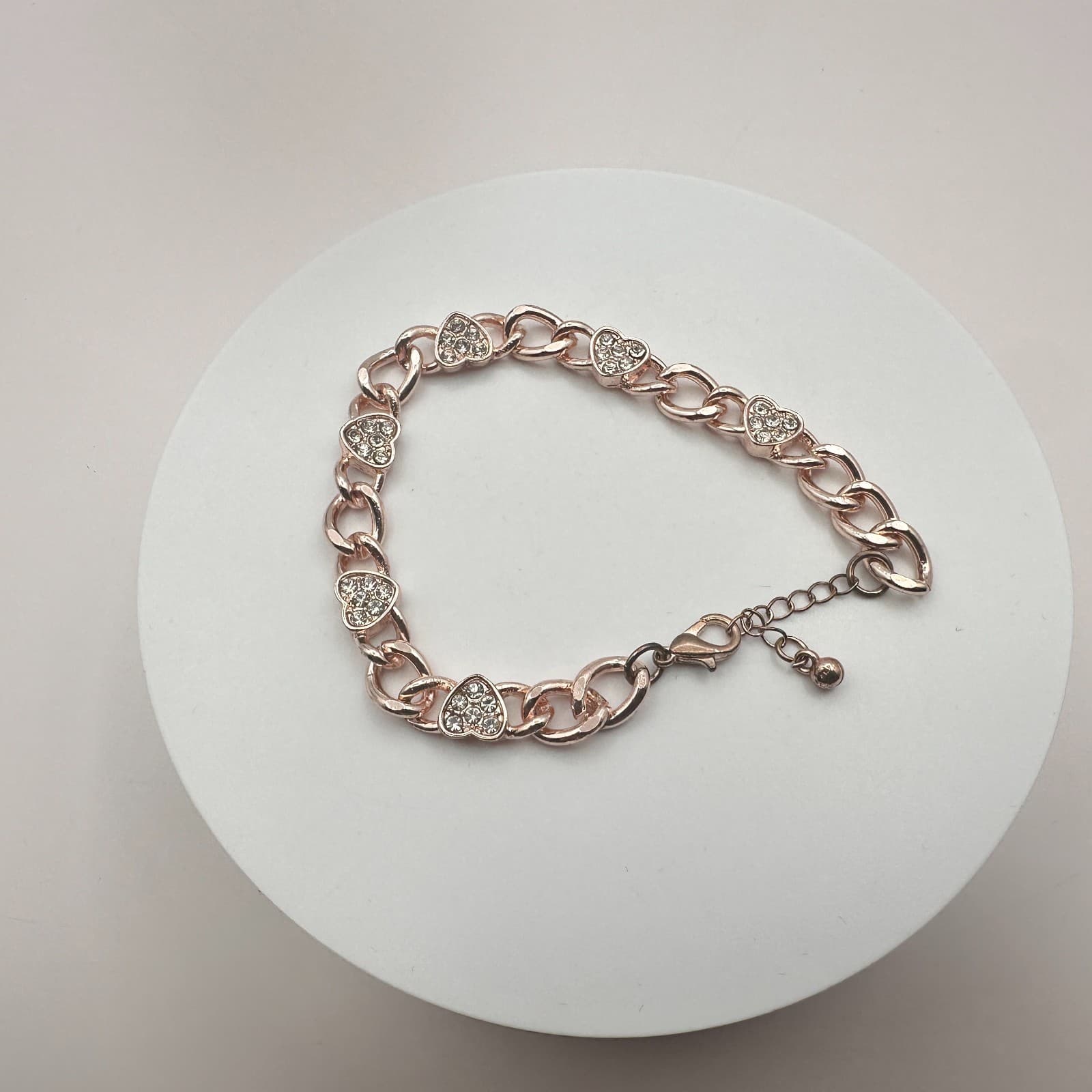 Vintage 90s Gold Tone Heart Link Bracelet Clear Glass Accents Romantic Jewelry - Thumbnail 5