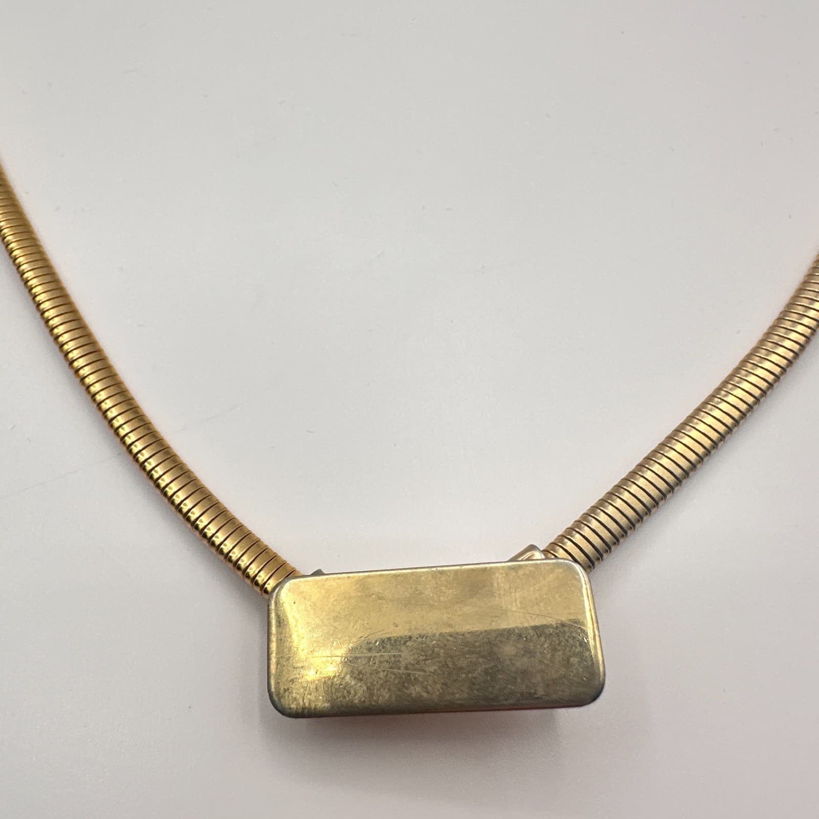 Vintage 70s Gold Tone Snake Chain Necklace Rectangular Accents Pendant Jewelry - Thumbnail 3