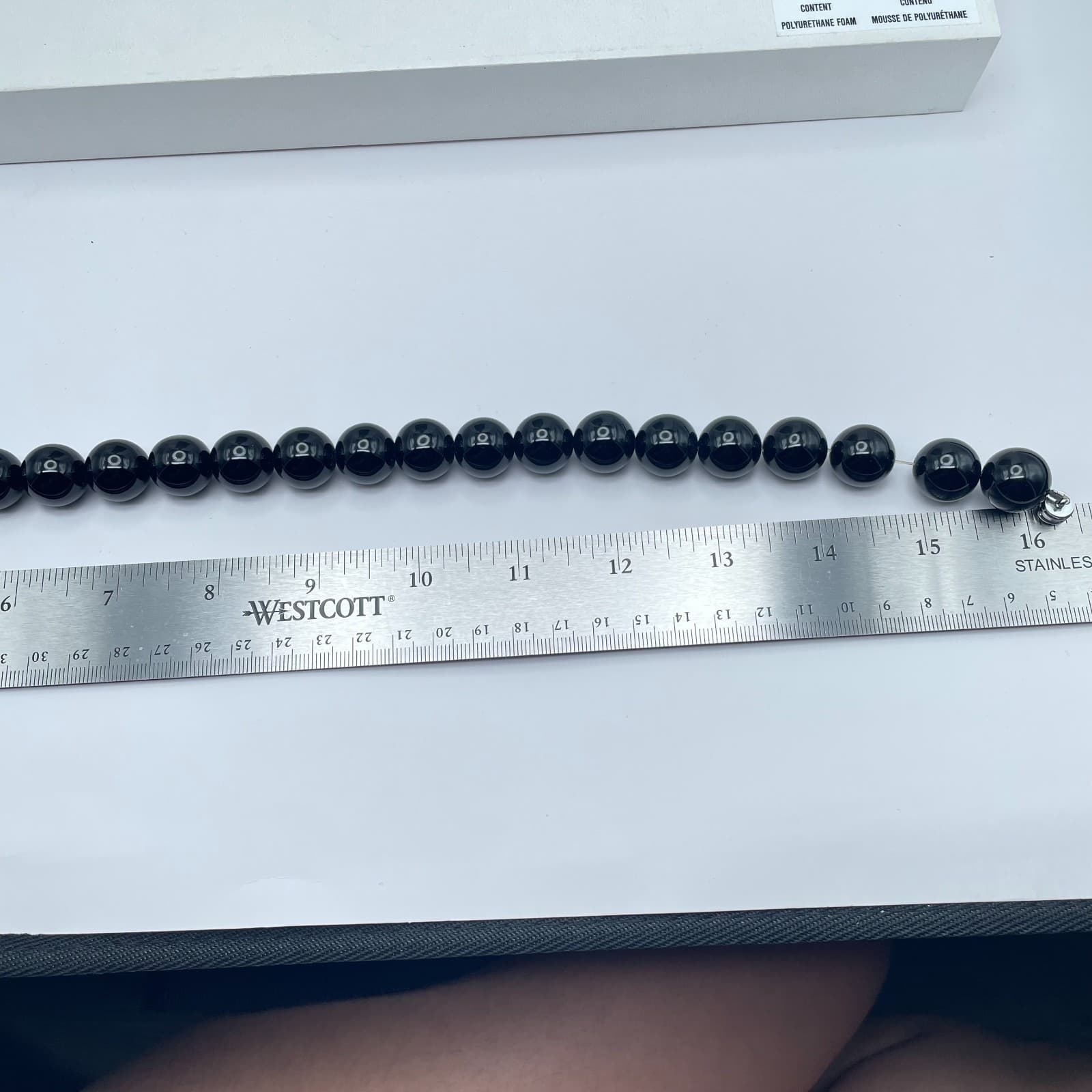 Vintage 90s Chunky Black Glass Bead Necklace Silver Tone Magnetic Clasp Jewelry - Thumbnail 7