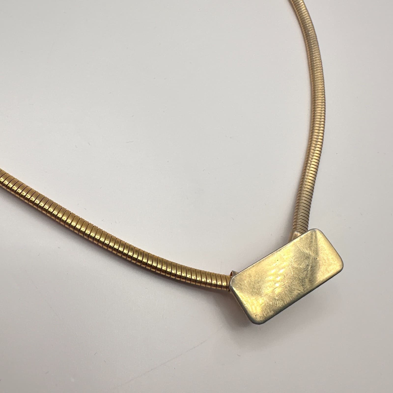 Vintage 70s Gold Tone Snake Chain Necklace Rectangular Accents Pendant Jewelry - Thumbnail 2