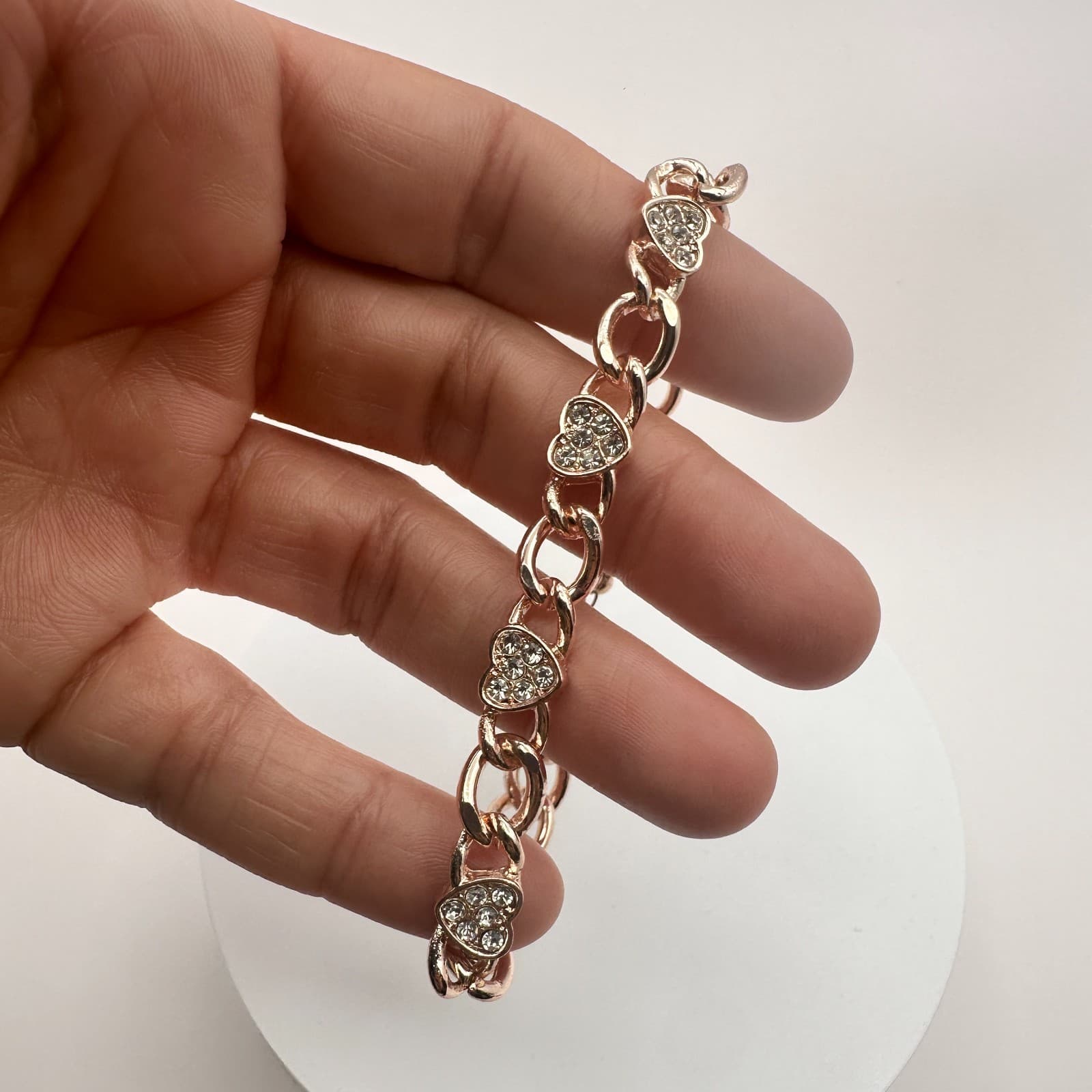 Vintage 90s Gold Tone Heart Link Bracelet Clear Glass Accents Romantic Jewelry - Thumbnail 6