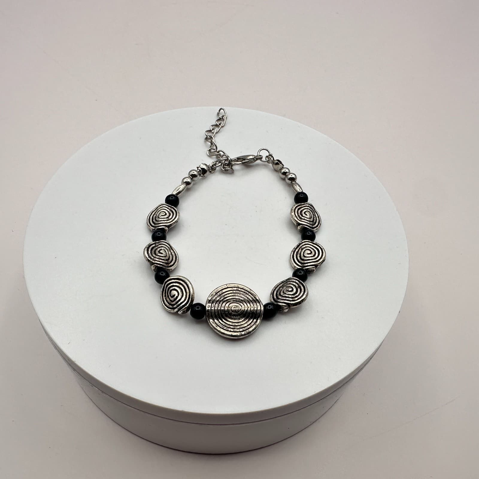 Vintage 90s Silver Tone Spiral Disc Bracelet's Black Bead Boho Women's Jewelry - Thumbnail 5