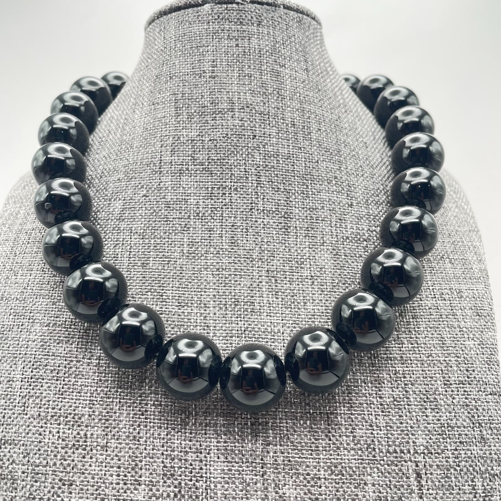 Vintage 90s Chunky Black Glass Bead Necklace Silver Tone Magnetic Clasp Jewelry - Thumbnail 2