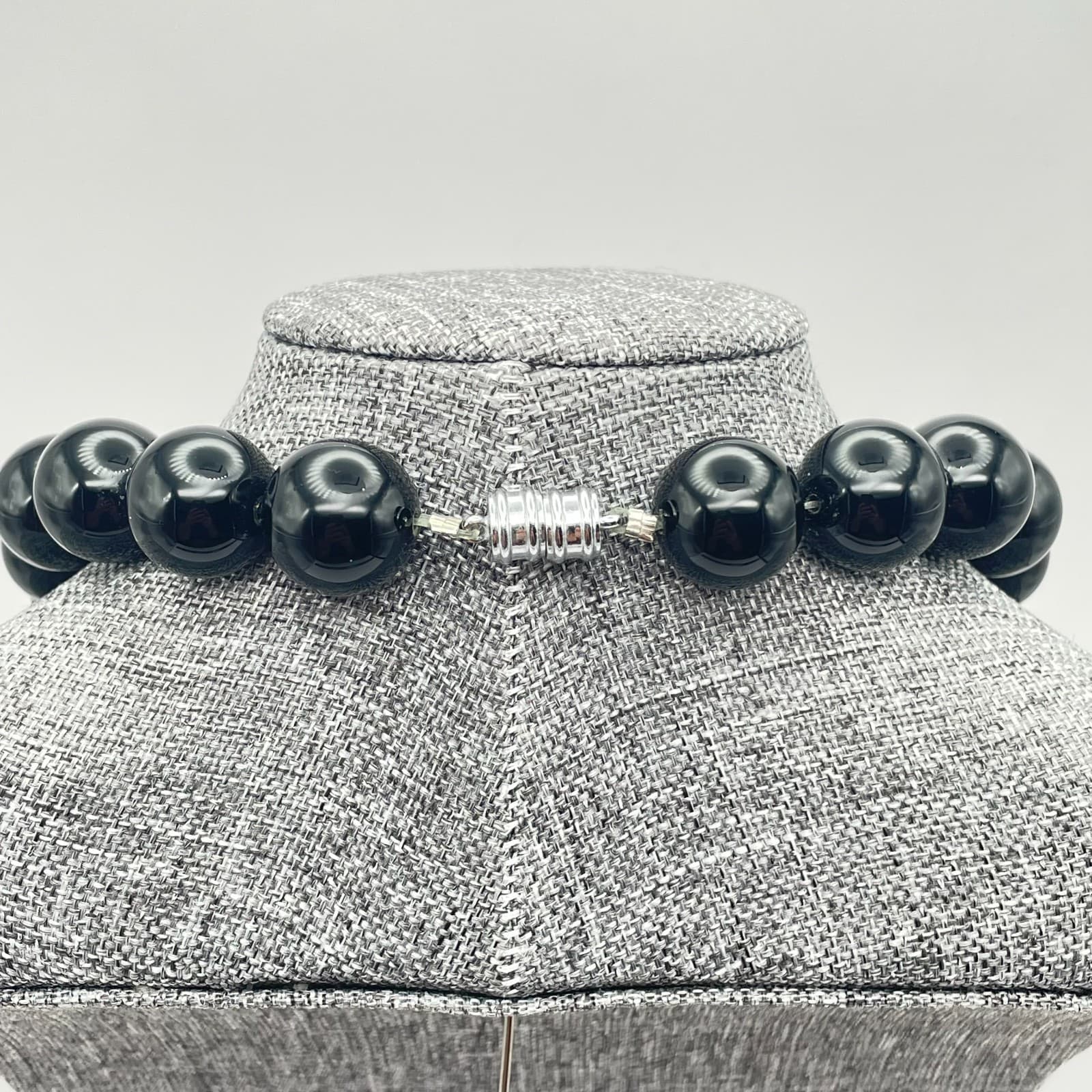Vintage 90s Chunky Black Glass Bead Necklace Silver Tone Magnetic Clasp Jewelry - Thumbnail 5