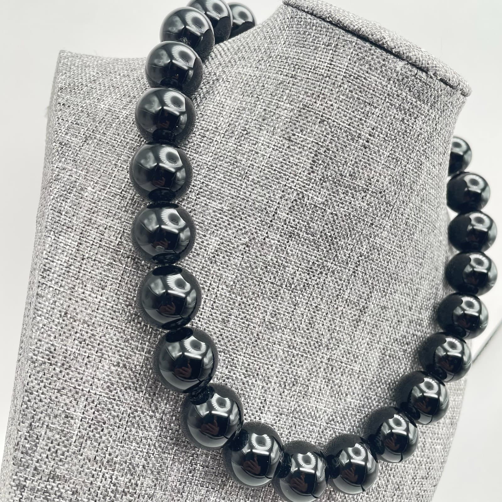 Vintage 90s Chunky Black Glass Bead Necklace Silver Tone Magnetic Clasp Jewelry - Thumbnail 3
