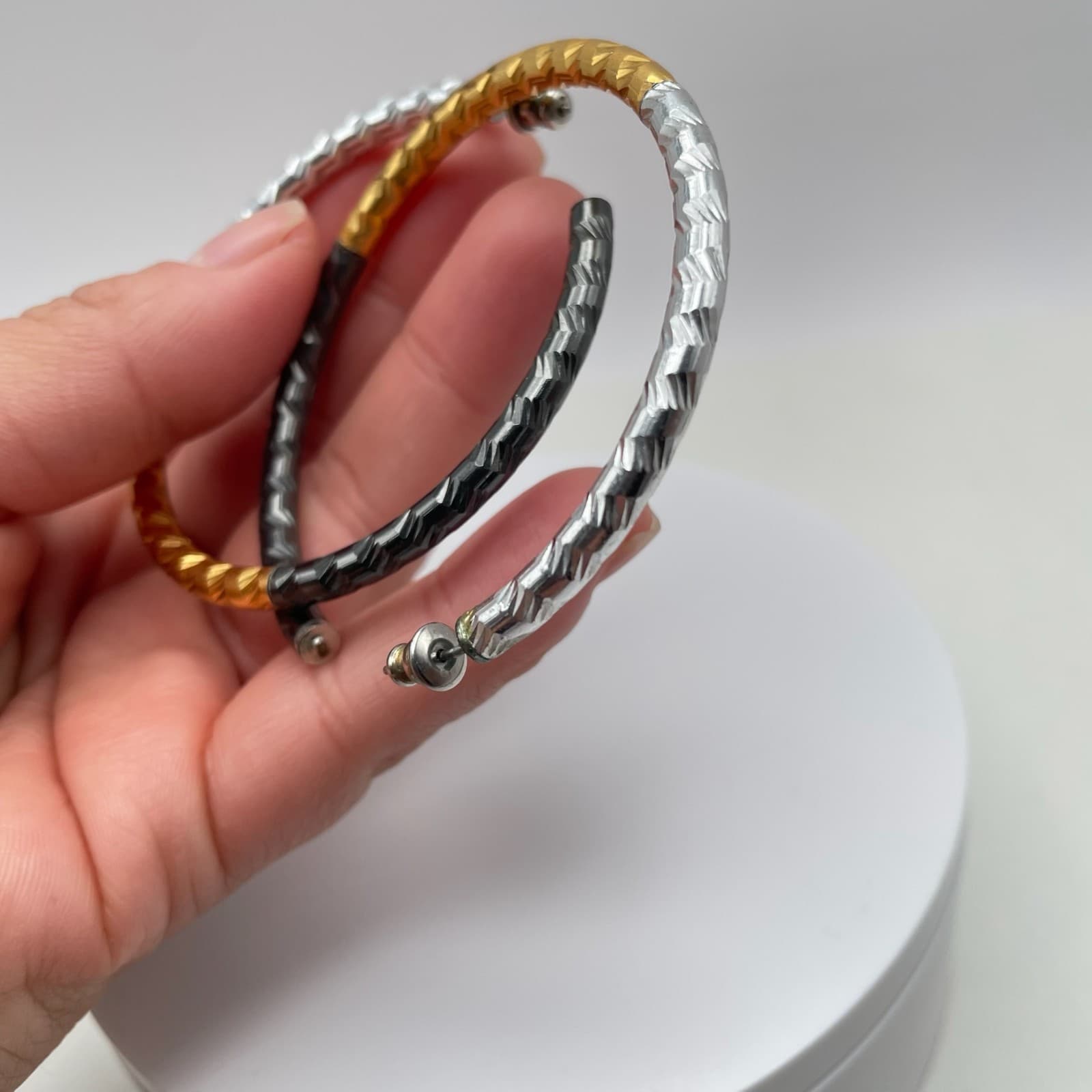 Vintage 90s Tri-Color Hoop Round Earrings Multi Tone Women's Jewelry - Thumbnail 8