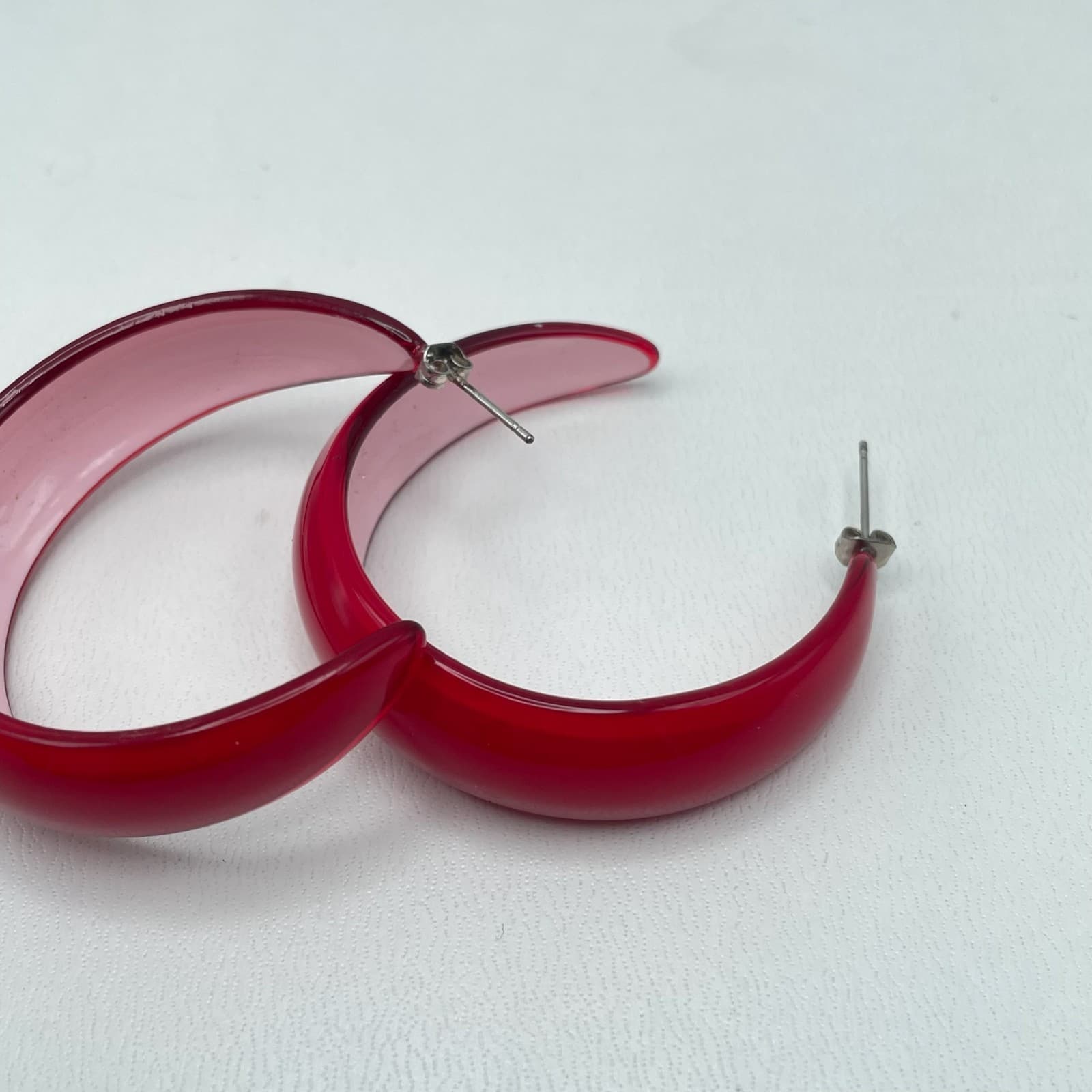 Vintage Y2K Red Painted Resin Half Hoop Earrings Chunky Acrylic Women's Jewelry - Thumbnail 3