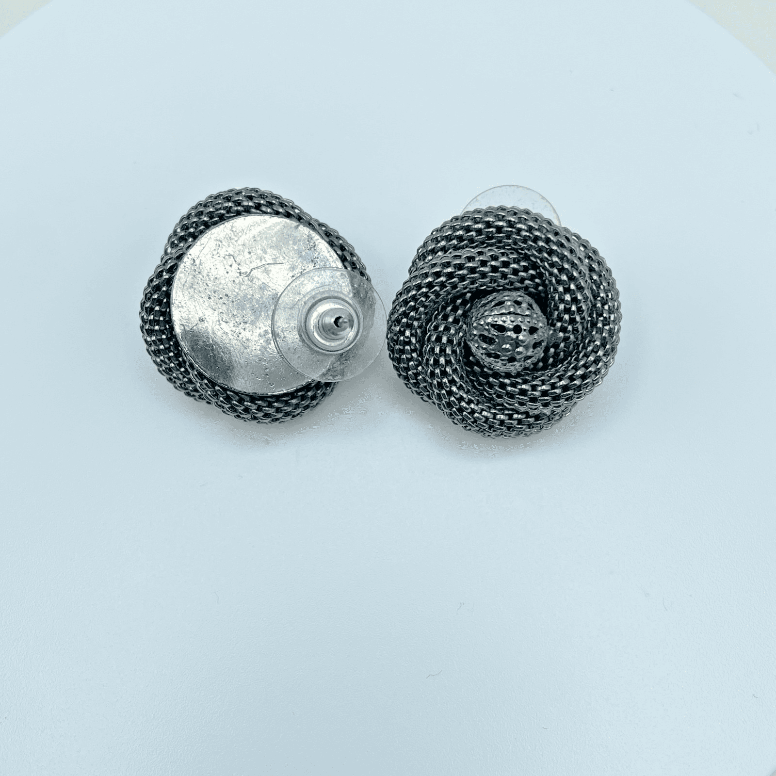 Vintage 80s Dark Silver Tone Mesh Rose Stud Earrings Women's Jewelry - Image 1