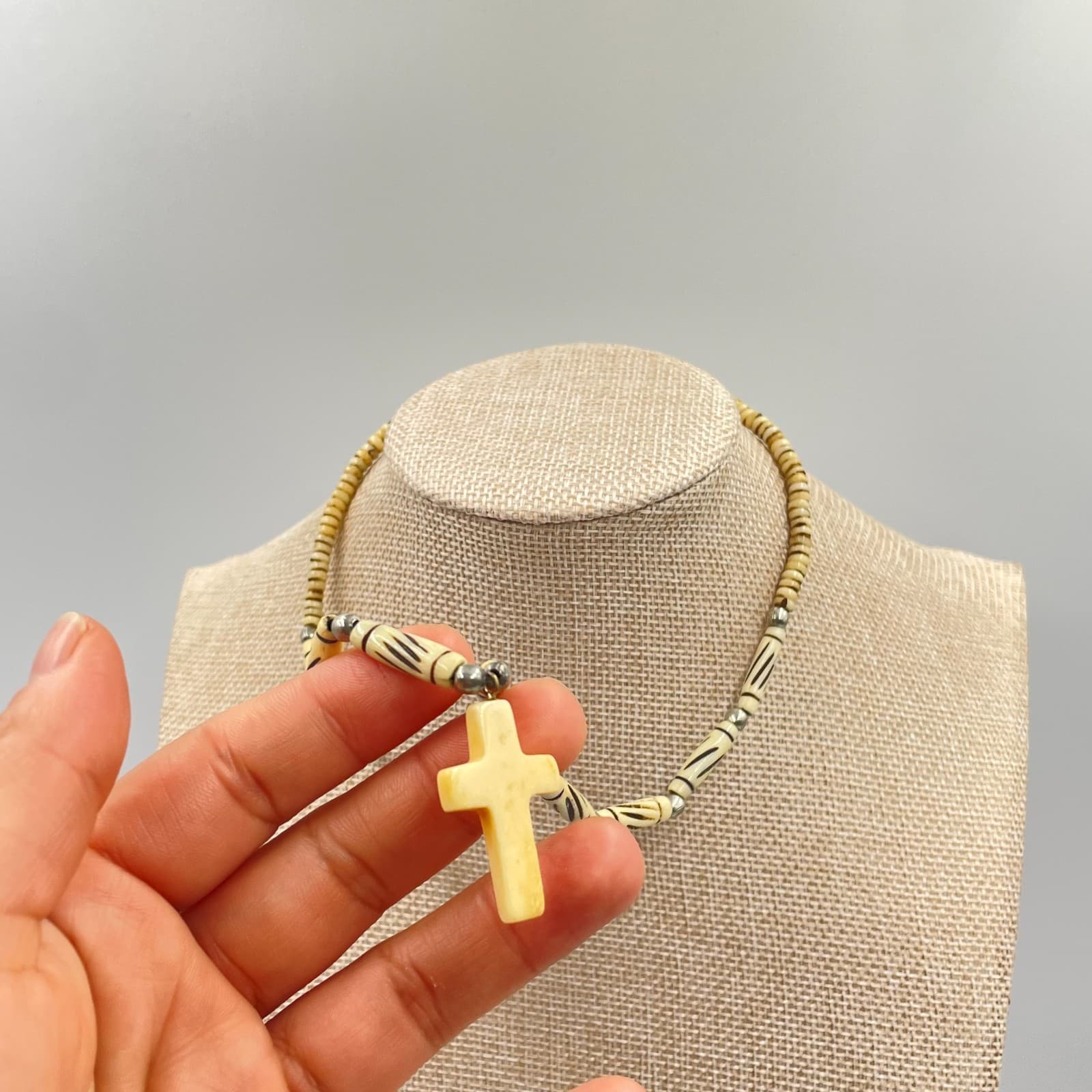 Religious Silver-Tone Beige Batik Beaded Carved Cross Pendant Necklace - Thumbnail 6