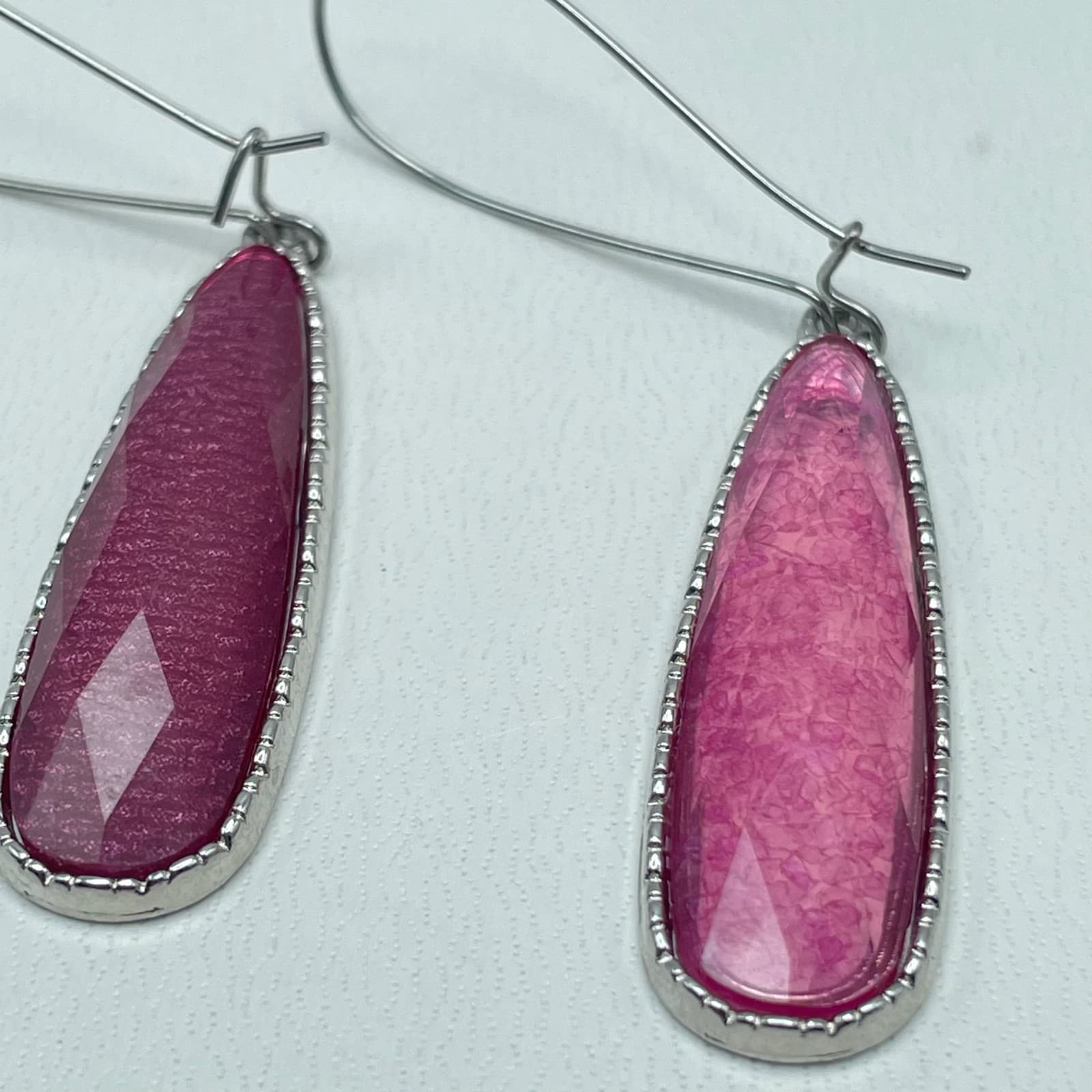 Vintage Y2K Pink Teardrop Plastic Dangle Earrings Silver Tone Boho Jewelry - Thumbnail 5