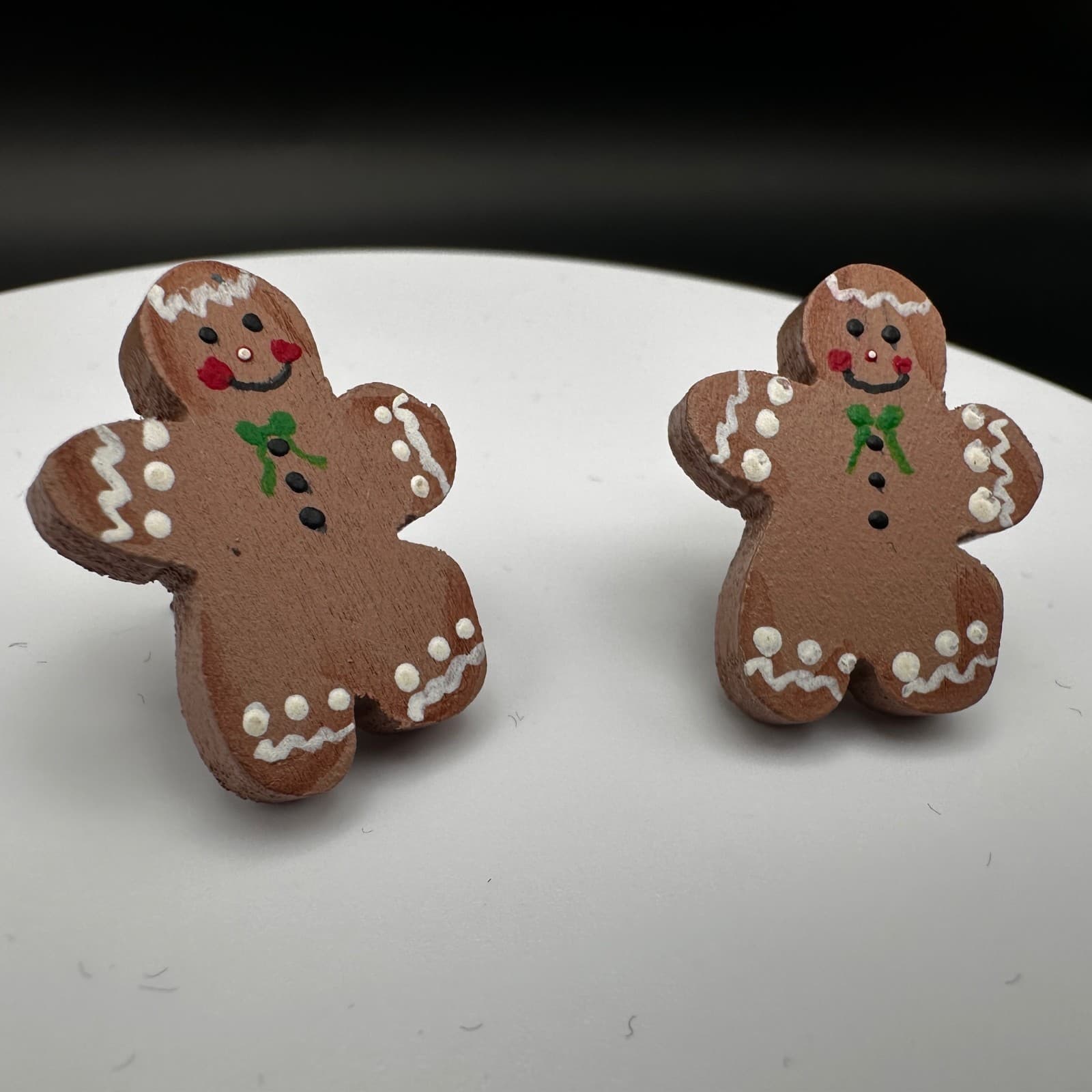 Vintage 90s Gingerbread Earrings Christmas Staple Novelty Post Stud Wood Jewelry - Thumbnail 3