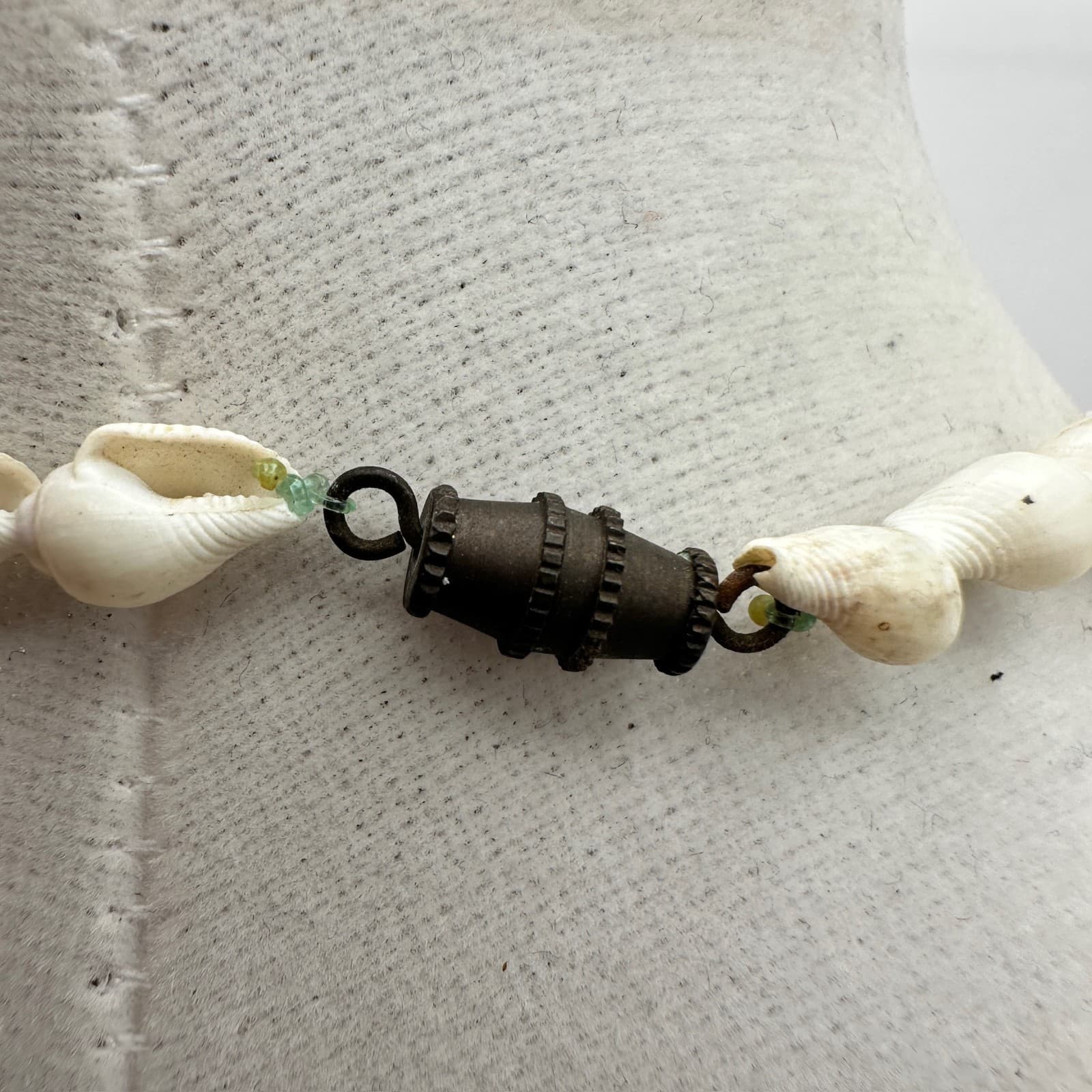 Vintage 80s Head Shell Heishi Beaded Necklace Women's Classic Fashion Jewelry - Thumbnail 6