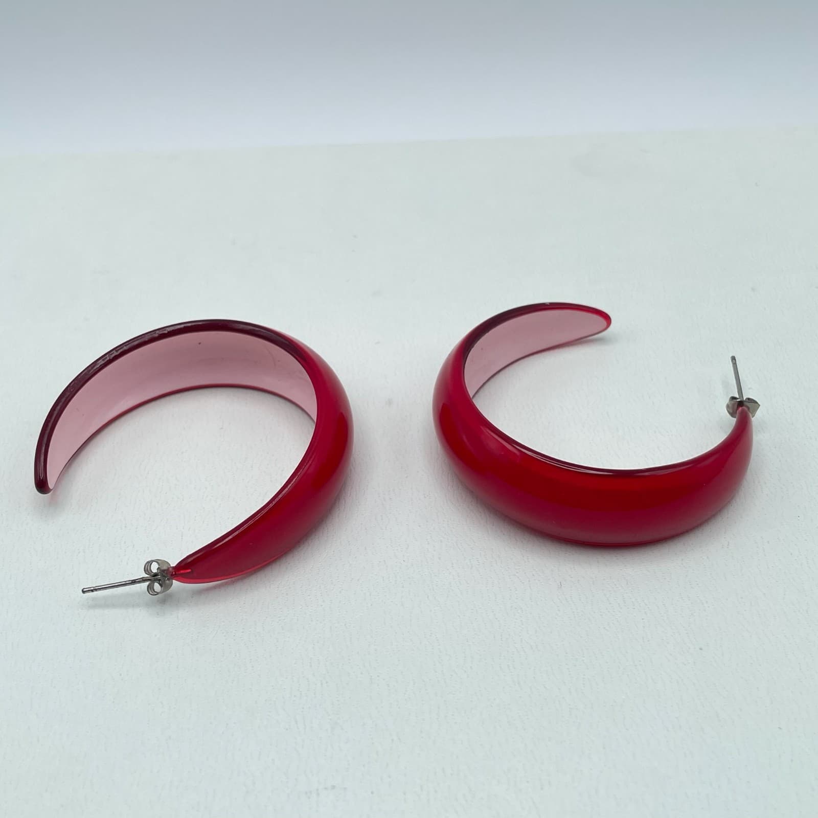 Vintage Y2K Red Painted Resin Half Hoop Earrings Chunky Acrylic Women's Jewelry - Thumbnail 4