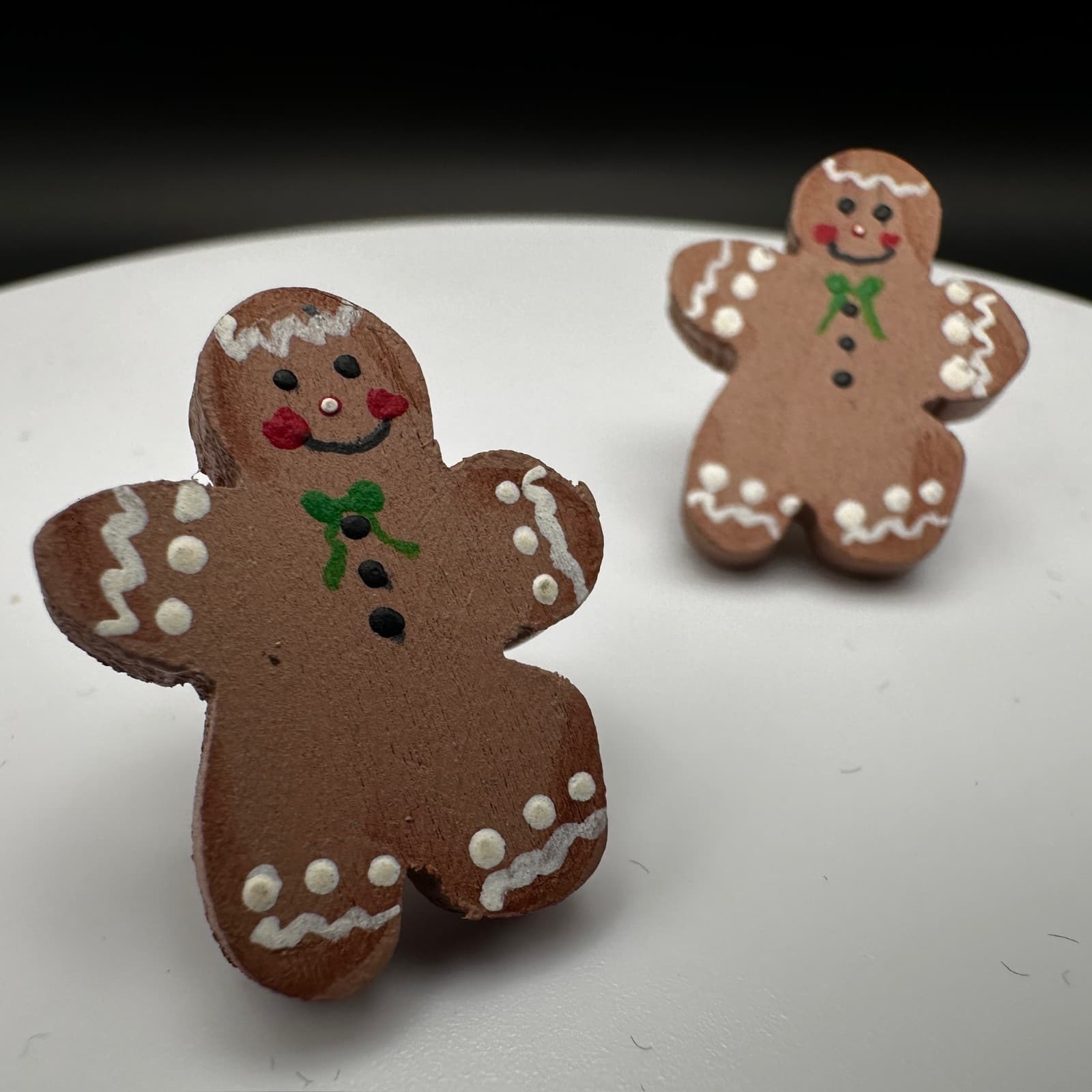 Vintage 90s Gingerbread Earrings Christmas Staple Novelty Post Stud Wood Jewelry - Thumbnail 4