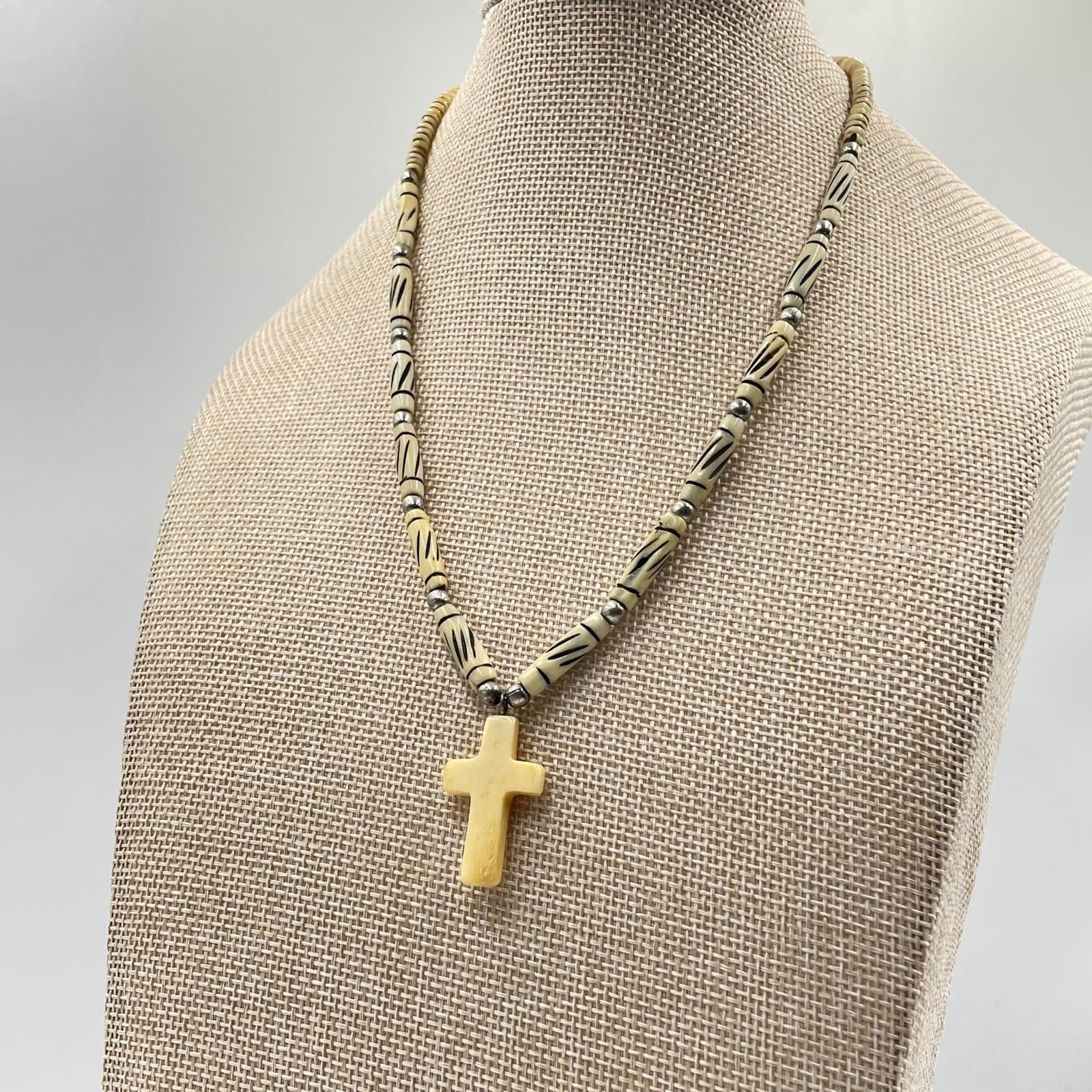 Religious Silver-Tone Beige Batik Beaded Carved Cross Pendant Necklace - Thumbnail 8