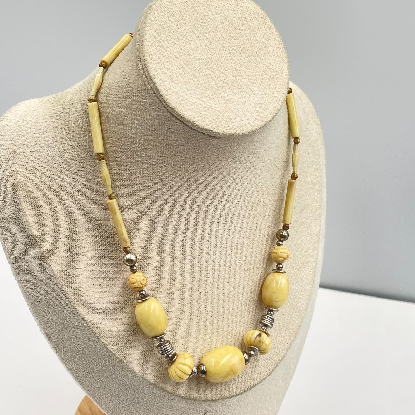 Vintage 1960s Artisan Tribal Silver-Tone Cream Carved Resin Beaded Necklace - Thumbnail 4