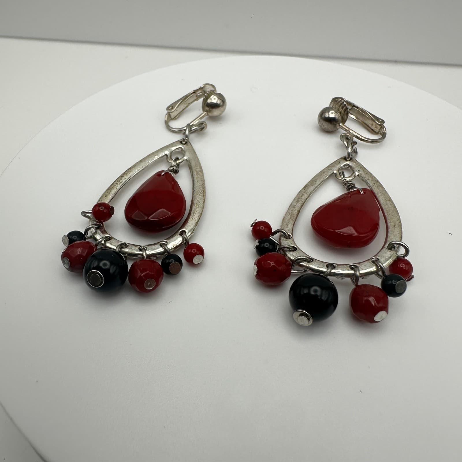Vintage 90s Silver tone red tear drop black bead dangle clip on earring jewelry - Thumbnail 4