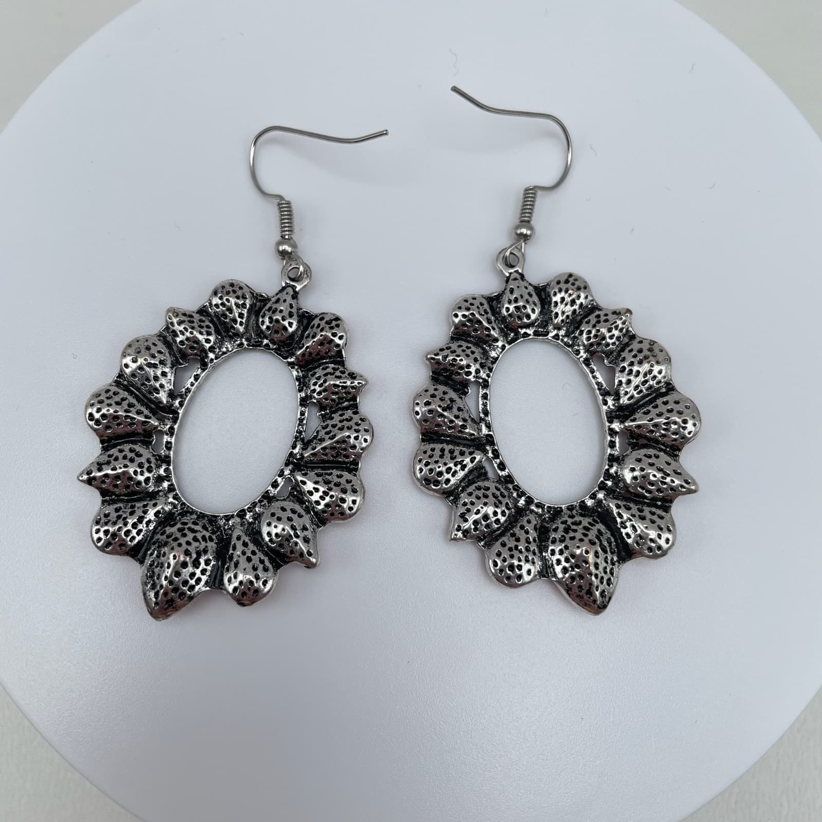 Vintage 80s Red Stone Silver Tone Oval Drop Large Earrings Women's Jewelry - Thumbnail 2