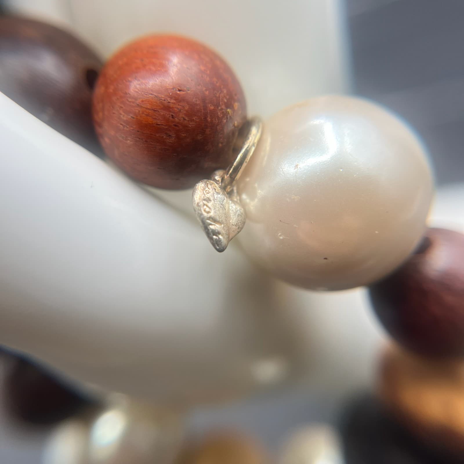 Vintage 90s Chunky Wood Faux Pearl Stretch Bead Bracelet Statement Jewelry - Thumbnail 7