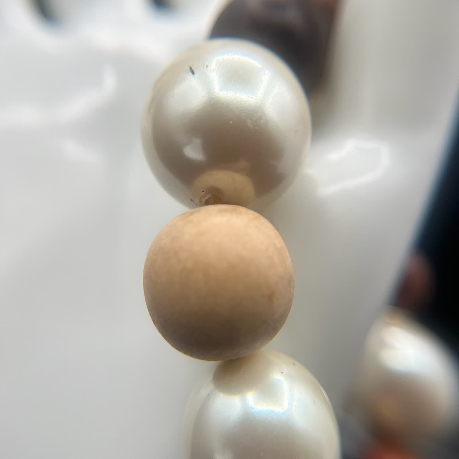 Vintage 90s Chunky Wood Faux Pearl Stretch Bead Bracelet Statement Jewelry - Thumbnail 5