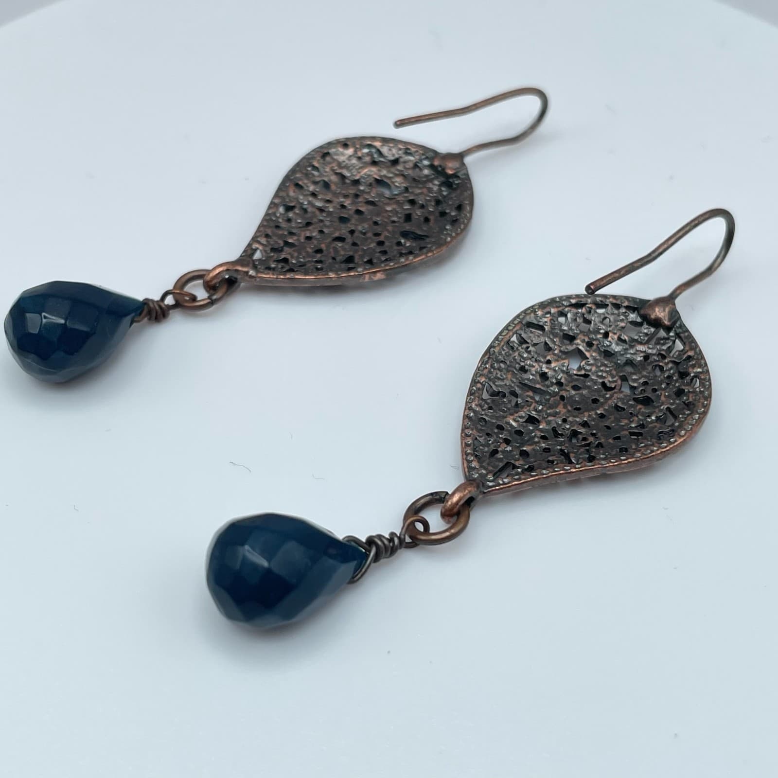 Vintage 90s Leaf Filigree Blue Teardrop Earrings Copper Tone Women's Jewelry - Thumbnail 3